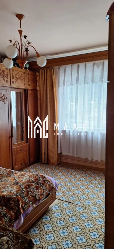 Apartament 2 camere I Brezoi - MAAC IMOBILIARE propune spre vanzare un apartament cu doua camere situat la etajul 4 al unui imobil din localitatea Brezoi, in apropierea statiunii Voineasa si partiei de schi Transalpina.

Locuinta necesita renovare.

Pentru mai multe detalii precizati telefonic ca ati vazut anuntul cu ID:CP2878707.