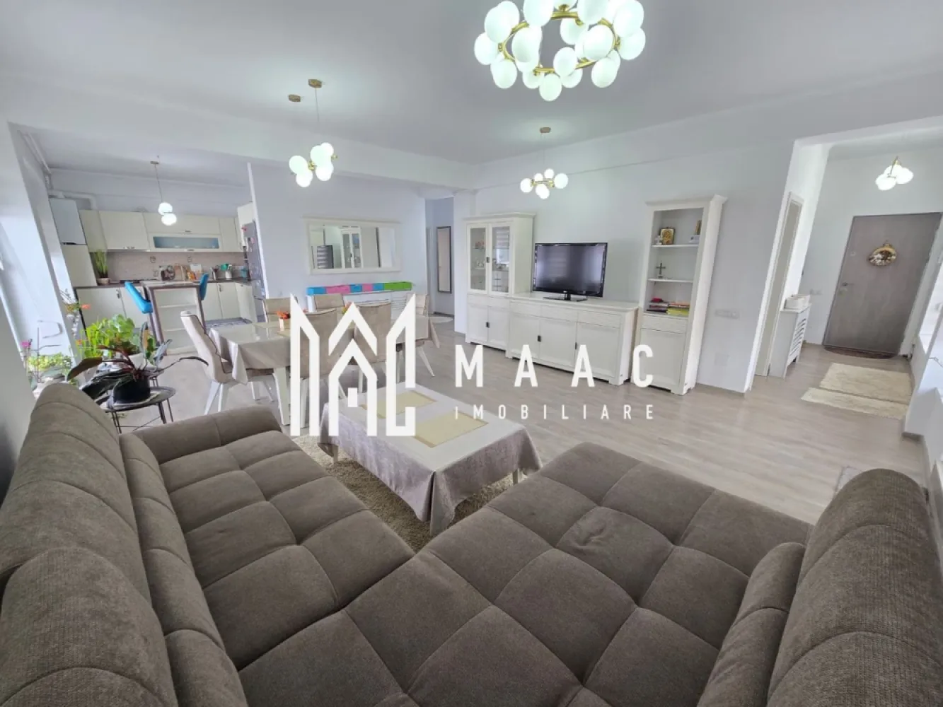Penthouse 4 camere terasa 155 mp loc de parcare subteran - PENTHOUSE EXCLUSIVIST | 4 CAMERE | TERASĂ SPECTACULOASĂ 155 MP | READY TO MOVE

Vă prezentăm un penthouse superb, complet mobilat și utilat, pregătit pentru mutare imediată, situat într-o zonă rezidențială liniștită, ideală pentru cei care își doresc confort, intimitate și un stil de viață modern.

 Imobil cu regim redus de înălțime P+2, cu doar 2 apartamente pe etaj, oferind liniște și intimitate.

 Caracteristici principale:
• Suprafață utilă apartament: 115 mp
• Compartimentare decomandată
• 4 camere spațioase și luminoase
• 2 băi moderne: una prevăzută cu cadă iar cealalta cu zonă de duș și perete din sticlă
• 2 balcoane a câte 5 mp
• Terasă impresionantă de 155 mp utili, cu view superb
• Magazie/spațiu de depozitare pe terasă

 Proprietatea dispune de:
• 1 loc de parcare subteran
• 1 loc de parcare suprateran

 Acest penthouse se remarcă prin suprafețele generoase, lumina naturală abundentă și atmosfera elegantă, fiind alegerea perfectă pentru o familie sau pentru cei care apreciază confortul și spațiile outdoor spectaculoase.

 Se vinde complet mobilat și utilat, exact conform fotografiilor.

Pentru mai multe detalii sau programarea unei vizionări, vă stăm cu drag la dispoziție!