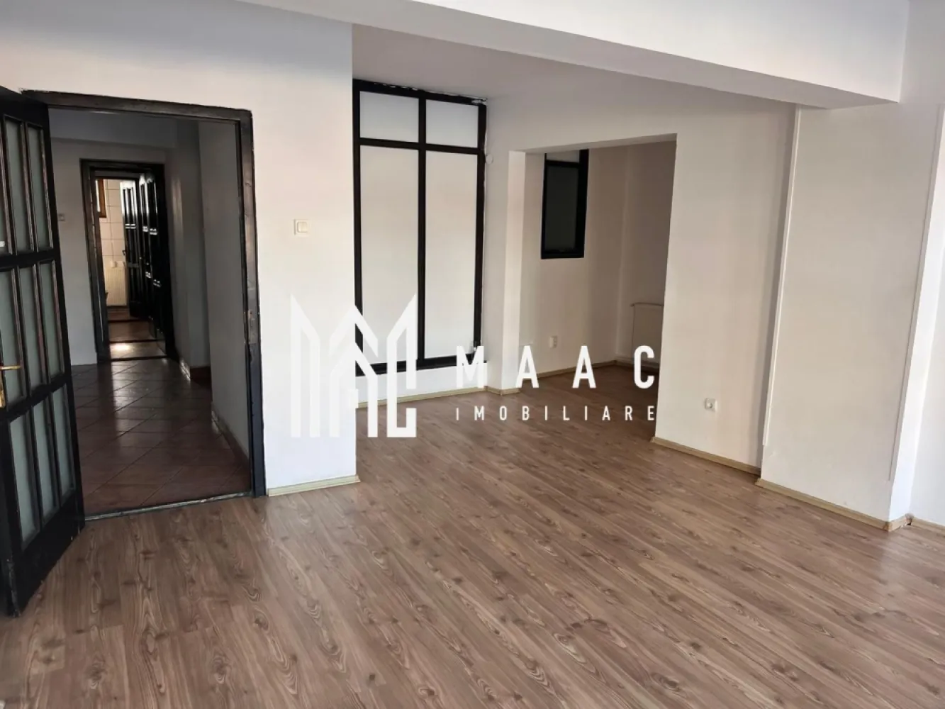 Spatiu comercial | 35 MP | Turnisor - Maac Imobiliare vă propune spre închiriere un spațiu comercial cu suprafața de 35 mp, situat într-o clădire de birouri, pretabil pentru activități profesionale și de servicii.

Caracteristici principale:

Suprafață utilă: 35 mp

Destinație: spațiu comercial / birou

Grup sanitar propriu

Compartimentare: open-space (posibilitate de compartimentare, în funcție de necesități).

Avantaje:
-spațiu adaptabil pentru diverse tipuri de activități, mediu profesional, potrivit pentru birouri și servicii
acces facil

Spațiul este pretabil pentru birou individual, firmă de servicii, consultanță, contabilitate, IT, cabinet profesional, sau alte activități compatibile cu destinația clădirii.

Pentru programarea unei vizionări sau mai multe detalii , vă invităm să contactați MAAC Imobiliare, specificând codul proprietății ID: CP2881257.