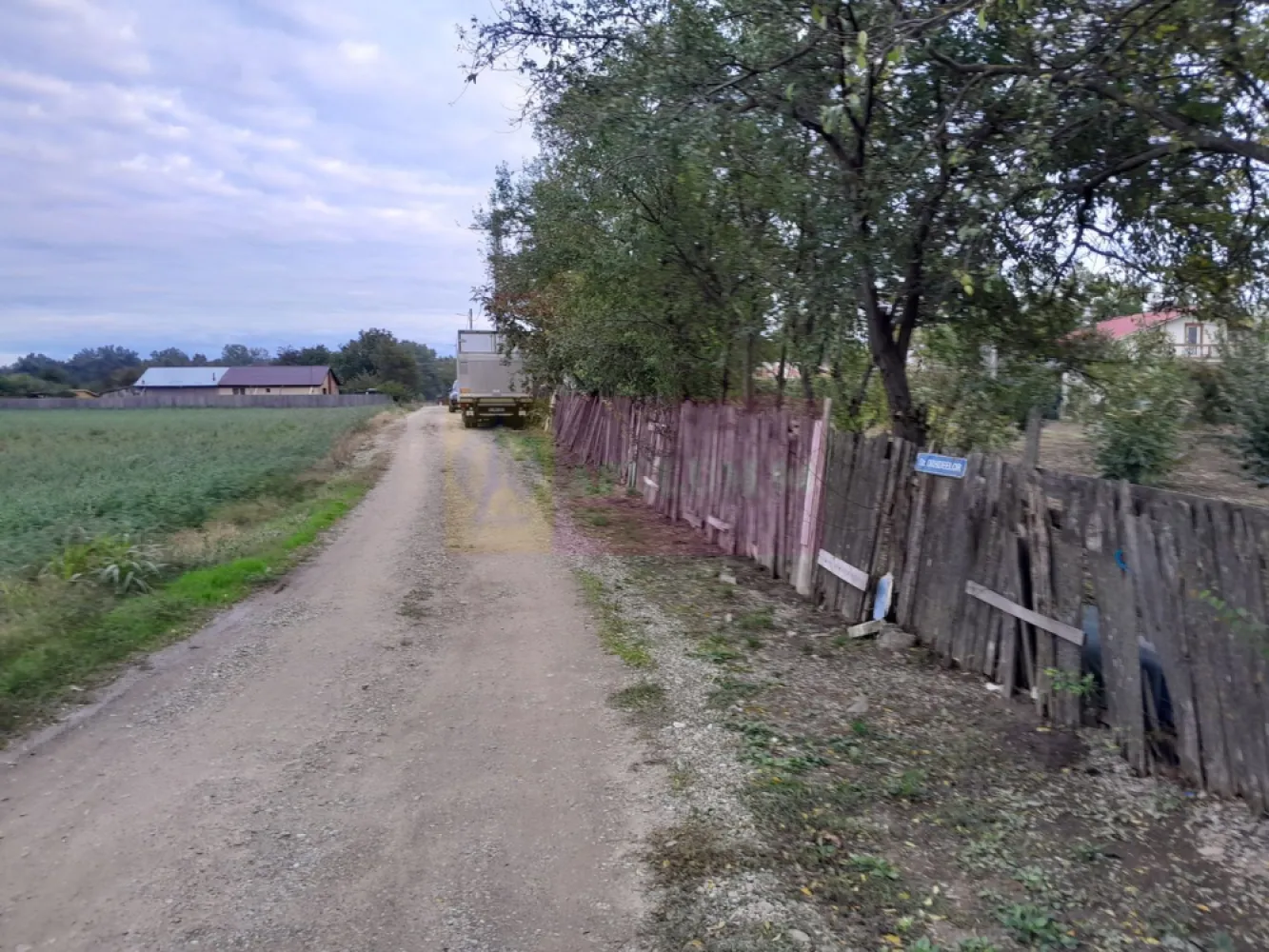 COSERENI( il ) - TEREN 2K MP DE VANZARE (52 M DESCHIDERE LA E85 ) - Compania imobiliara Apulum94 are placerea de a va propune spre vanzare un teren situat in sat COSERENI / Ialomita, de 2067 mp cu deschidere 52 m

Terenul oferta multiple oportunitati.

Utilitatile sunt langa teren.

Pentru mai multe detalii despre oferta prezentata sau alte oferte similare, astept cu maxim interes sa ma contactati la numarul de telefon din anunt sau pe Whatsapp

Cu respect,

Aurelian Popescu / 0733.683.456
Apulum94 - Un partener de cursa lunga!