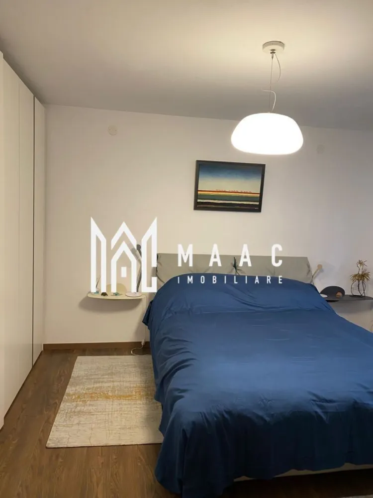 Casă | 80 MPU | Curte | Sub Arini - MAAC Imobiliare vă propune spre închiriere o casă cu 2 camere, situată într-o zonă premium și deosebit de căutată din Sibiu, în imediata apropiere a parcului Sub Arini. 

Poziționarea oferă un echilibru perfect între liniștea naturii și accesibilitatea rapidă către punctele de interes ale orașului.

Proprietatea este dispusă pe un singur nivel, fiind o construcție solidă din caramidă, realizată în anul 1985 și complet pregătită pentru a deveni noua dumneavoastră locuință. 

Casa are un acoperiș oblic din țiglă si beneficiază de o curte individuala împrejmuită, ideala pentru relaxare.

Caracteristicile principale ale proprietății sunt următoarele:

Casă pe un singur nivel (construcție din cărămidă, an 1985)

 2 camere:
dormitor 

bucătărie închisă

baie cu cabină de duș

Suprafață teren: 250 mp (curte individuală împrejmuită)

Sistem de încălzire: Centrala proprie pe gaz

Utilități complete: Apa curentă, electricitate, canalizare, țeavă de gaz, internet, cablu TV, telefon

Tamplărie si finisaje: Tâmplărie termopan

Elemente de siguranță: Obloane și ușă metalică la intrare

Condiții închiriere:

Nu se acceptă animale de companie

Se percepe garanție în cuantumul unei chirii 

Dacă aceasta proprietate corespunde cerințelor dumneavoastră și doriti să locuiți într-una dintre cele mai verzi zone din oraș, nu ezitați să ne contactați pentru a programa o vizionare sau pentru a obține informații suplimentare specificând codul de identificare al proprietății ID: CP3111952.