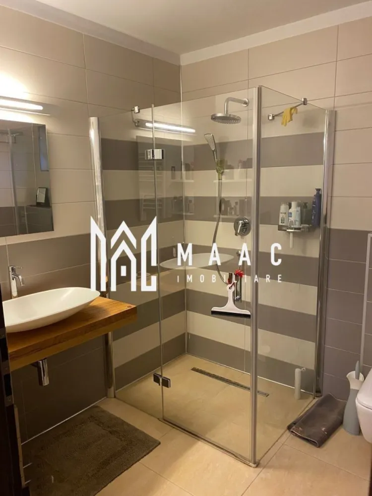 Casă | 80 MPU | Curte | Sub Arini - MAAC Imobiliare vă propune spre închiriere o casă cu 2 camere, situată într-o zonă premium și deosebit de căutată din Sibiu, în imediata apropiere a parcului Sub Arini. 

Poziționarea oferă un echilibru perfect între liniștea naturii și accesibilitatea rapidă către punctele de interes ale orașului.

Proprietatea este dispusă pe un singur nivel, fiind o construcție solidă din caramidă, realizată în anul 1985 și complet pregătită pentru a deveni noua dumneavoastră locuință. 

Casa are un acoperiș oblic din țiglă si beneficiază de o curte individuala împrejmuită, ideala pentru relaxare.

Caracteristicile principale ale proprietății sunt următoarele:

Casă pe un singur nivel (construcție din cărămidă, an 1985)

 2 camere:
dormitor 

bucătărie închisă

baie cu cabină de duș

Suprafață teren: 250 mp (curte individuală împrejmuită)

Sistem de încălzire: Centrala proprie pe gaz

Utilități complete: Apa curentă, electricitate, canalizare, țeavă de gaz, internet, cablu TV, telefon

Tamplărie si finisaje: Tâmplărie termopan

Elemente de siguranță: Obloane și ușă metalică la intrare

Condiții închiriere:

Nu se acceptă animale de companie

Se percepe garanție în cuantumul unei chirii 

Dacă aceasta proprietate corespunde cerințelor dumneavoastră și doriti să locuiți într-una dintre cele mai verzi zone din oraș, nu ezitați să ne contactați pentru a programa o vizionare sau pentru a obține informații suplimentare specificând codul de identificare al proprietății ID: CP3111952.