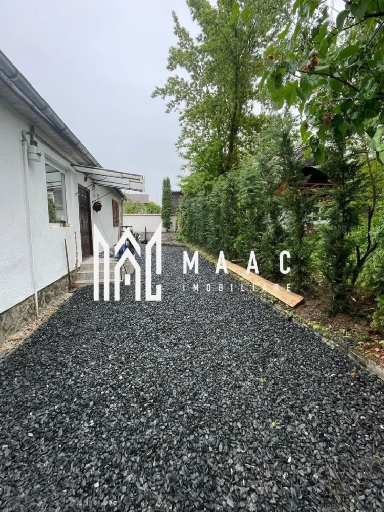 Casă | 80 MPU | Curte | Sub Arini - MAAC Imobiliare vă propune spre închiriere o casă cu 2 camere, situată într-o zonă premium și deosebit de căutată din Sibiu, în imediata apropiere a parcului Sub Arini. 

Poziționarea oferă un echilibru perfect între liniștea naturii și accesibilitatea rapidă către punctele de interes ale orașului.

Proprietatea este dispusă pe un singur nivel, fiind o construcție solidă din caramidă, realizată în anul 1985 și complet pregătită pentru a deveni noua dumneavoastră locuință. 

Casa are un acoperiș oblic din țiglă si beneficiază de o curte individuala împrejmuită, ideala pentru relaxare.

Caracteristicile principale ale proprietății sunt următoarele:

Casă pe un singur nivel (construcție din cărămidă, an 1985)

 2 camere:
dormitor 

bucătărie închisă

baie cu cabină de duș

Suprafață teren: 250 mp (curte individuală împrejmuită)

Sistem de încălzire: Centrala proprie pe gaz

Utilități complete: Apa curentă, electricitate, canalizare, țeavă de gaz, internet, cablu TV, telefon

Tamplărie si finisaje: Tâmplărie termopan

Elemente de siguranță: Obloane și ușă metalică la intrare

Condiții închiriere:

Nu se acceptă animale de companie

Se percepe garanție în cuantumul unei chirii 

Dacă aceasta proprietate corespunde cerințelor dumneavoastră și doriti să locuiți într-una dintre cele mai verzi zone din oraș, nu ezitați să ne contactați pentru a programa o vizionare sau pentru a obține informații suplimentare specificând codul de identificare al proprietății ID: CP3111952.