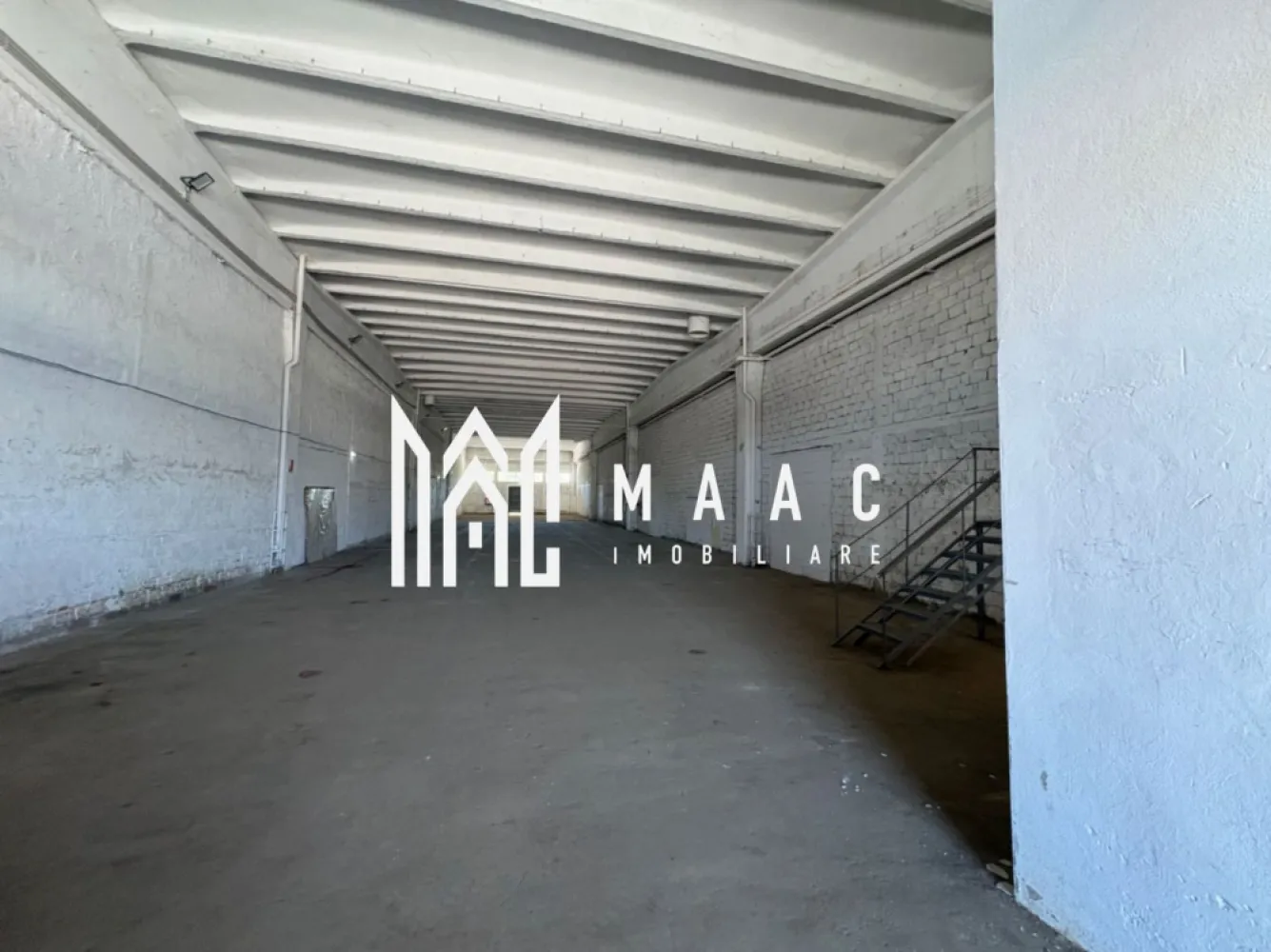 Hală cu rampa tir I 800 mp I Turnisor Sibiu - MAAC IMOBILIARE va propune spre închiriere o Hală .Oportunitate excelentă pentru activități de depozitare, logistică sau producție!

Se oferă spre închiriere hală industrială cu o suprafață de 800 mp, amplasată în zona Turnișor, cu acces facil pentru transport și distribuție.

 Suprafață: 800 mp
 Dimensiuni: 12,5 m lățime x 64 m lungime
 Înălțime utilă: 7,5 m
 Rampă TIR pe o latură a halei
 Rampă pentru autovehicule de până la 3,5 tone pe cealaltă latură
 Acces facil pentru operațiuni de încărcare/descărcare
 Pază inclusă
 Disponibilă imediat

Spațiul este ideal pentru companii care caută o locație funcțională, cu acces rapid și condiții excelente pentru desfășurarea activităților logistice sau industriale.

Pentru detalii suplimentare și programarea unei vizionări, vă rugăm să precizați câ ați văzut anunțul cu ID CP3115615