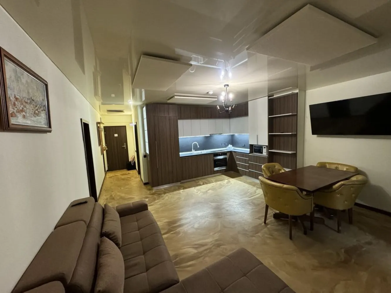 Apartament 3 Camere de Inchiriat - Mobilat si Utilat Premium - MAG INVEST va propune spre inchiriere un apartament cu 3 camere, situat intr-un complex rezidential modern din zona Bariera Traian. Proprietatea este complet mobilata si utilata, cu finisaje si electrocasnice premium, oferind un standard ridicat de confort si functionalitate.

Dotari si electrocasnice:
Plita incorporata
Hota
Cuptor electric
Frigider
Masina de spalat rufe cu uscator
Televizor
Aer conditionat
Facilitati suplimentare:
Loc de parcare privat inclus

Apartament spatios si luminos
Situat intr-un ansamblu rezidential sigur, cu acces rapid la puncte de interes

Pret inchiriere: 550 EUR / luna
Garantie: 550 EUR
Comision agentie: 70% din prima luna de chirie

Pentru detalii si programari vizionari:
Ene Liliana - 0746.252.252
MAG INVEST