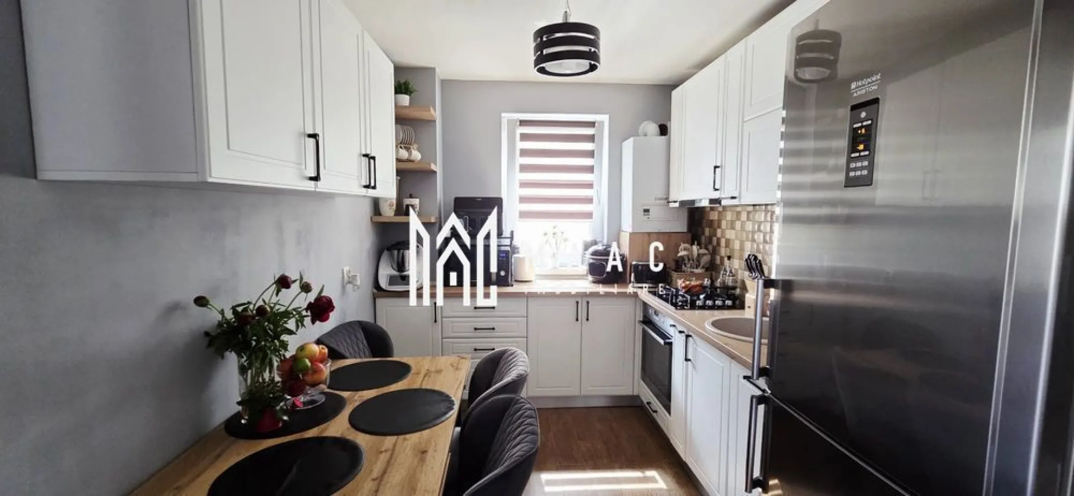 Apartament 3 camere | Decomandat | 2 Locuri de parcare | Turnișor