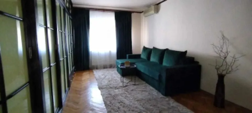 De inchiriat apartament 2 camere Piata Centrala, 430 euro