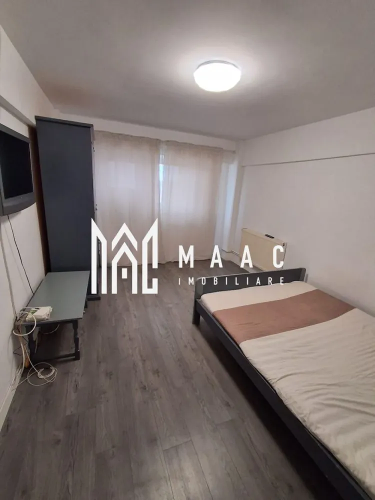 Apartament 2 camere | Decomandat | Renovat | Central - MAAC Imobiliare ofera spre inchiriere apartament cu 2 camere, complet mobilat si utilat, in zona Centrala.

Locuinta decomandata a fost recent renovata, se afla la etajul 4, are suprafata utila de 53mp si este alcatuita din doua dormitoare, bucatarie (+camara), debara, baie si hol.

Aferent - pivnita.

Amplasamentul blocului este unul avantajos, aflandu-se la 15 minute de mers pe jos de centru, la 5 minute de magazine, farmacii, cafenele.

Se percepe o chirie in avans si garantie in cuantumul unei chirii lunare. Se inchiriaza pe o perioada de minim 12 luni. Disponibilitate imediata.

Pentru mai multe detalii, va rugam specificati telefonic: CP3115035