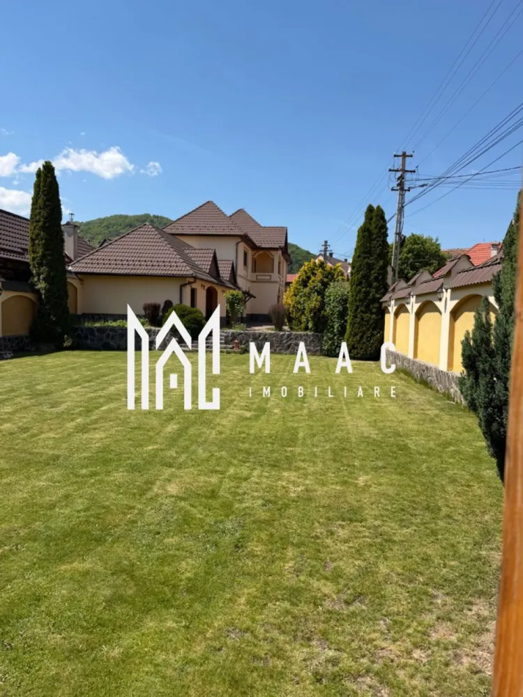 Casa 4 camere| 185 MPU | Saliste - MAAC Imobiliare vă propune spre vânzare o casă spațioasă situată în orașul Săliște, într-o zonă liniștită, apreciată pentru aerul curat, intimitate și accesibilitate. Proprietatea se remarcă prin suprafețele generoase, terenul amplu și accesul din două străzi, fiind alegerea ideală atât pentru locuit permanent, cât și pentru investiție sau casă de vacanță.

Imobilul are o suprafață construită de aproximativ 350 mp și este amplasat pe un teren de 900 mp, oferind multiple spații utile și zone dedicate relaxării și depozitării.

Compartimentarea este realizată astfel:

-living spațios
-3 dormitoare
-2 bucătării
-2 băi
-2 garaje
-magazie
-filigorie

Printre avantajele proprietății se regăsesc:
-teren generos de 900 mp
-acces din două străzi
-spații interioare generoase și bine compartimentate
-zonă liniștită, cu aer curat
-ideală pentru familie numeroasă
-potrivită pentru investiție sau casă de vacanță
-se vinde complet mobilată și utilată
-curte spațioasă cu multiple posibilități de amenajare

Proprietatea oferă confort, funcționalitate și intimitate, fiind pregătită pentru mutare imediată.

Pentru mai multe detalii sau pentru programarea unei vizionări, vă rugăm să ne contactați specificând ID: CP3115511