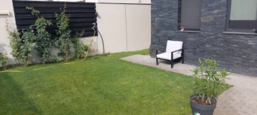 De vânzare casă premium tip duplex, vedere spre Lacul Brates, comision 0%