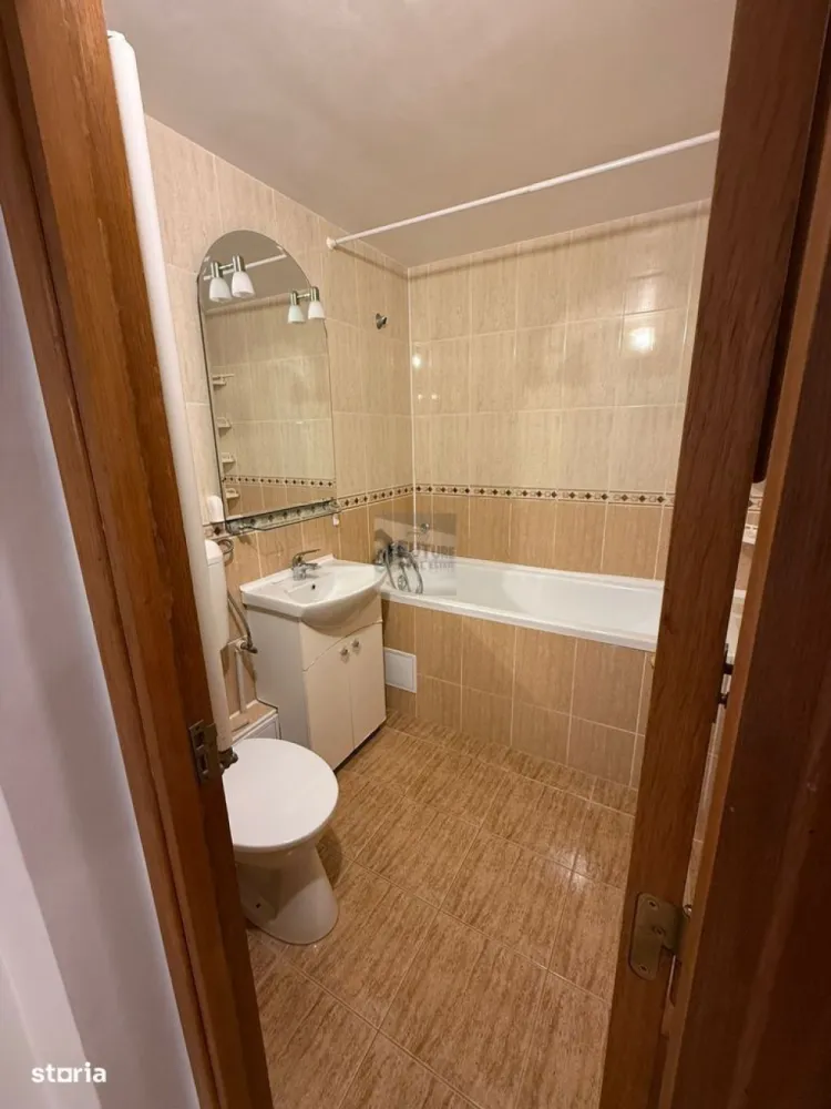 Închiriere Apartament 3 Camere – Spațios, Centrală Proprie, Parcare