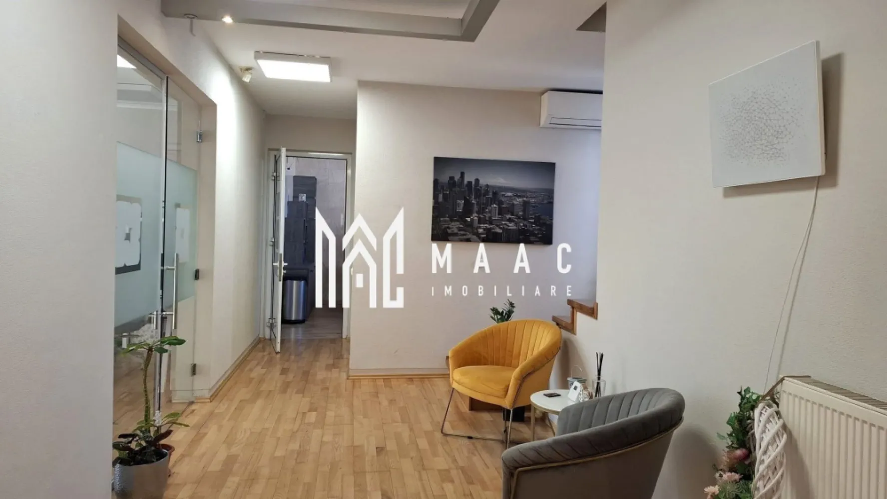 Cladire de birouri I 12 camere I Parcare I Calea Dumbravii - MAAC IMOBILIARE ofera, spre închiriere, o clădire de birouri cu poziționare și configurare ideală pentru activități corporate, concepută pentru a susține eficient operațiuni de business, servicii profesionale și activități administrative de nivel înalt.

Asezata pe un teren de cca 420mp, cladirea, cu amprenta la sol de 160mp, are o compartimentare inteligentă, adaptabilă diverselor structuri organizaționale, oferind un echilibru optim între spații individuale, zone de colaborare și facilități comune.

La parter- 6 birouri, baie, hol de acces, casa scarii; la etaj-4 birouri, 2 bai, 2 spatii de arhivare, terasa; subsol-sala conferinte, spatiu relaxare, bucatarie cu loc de luat masa, spatii arhivare, depozitare.

Incalzirea- centrala termica pe gaz, calorifere.
Instalatie de aer conditionat.
In curte pot fi parcate 6 masini.

In spatele imobilului, curte-zonă de relaxare pentru angajați / spațiu informal de networking.
La parter-configurație flexibilă, ușor de personalizat- funcție de nevoile chiriașului.
Spații bine proporționate, luminoase și eficiente operațional

Proprietatea oferă stabilitate contractuală, fiind disponibilă pentru închiriere pe termen lung (ideal-minim 5 ani)
Confera o imagine profesională, potrivită pentru companii care își doresc un spațiu reprezentativ.

Destinații ideale:
✔ Sediu companie / headquarter
✔ Firmă de consultanță, avocatură, audit
✔ IT, software, digital services
✔ Educație corporate, training, coaching
✔ Servicii profesionale, administrative sau financiare

 Proprietatea se adresează exclusiv chiriașilor care caută continuitate, stabilitate și un spațiu aliniat standardelor inalte, într-un cadru profesional și bine organizat; oferă stabilitate contractuală, fiind disponibilă pentru închiriere pe termen lung (ideal-minim 5 ani)
Predarea - fara mobila.
Se inchiriaza de pe persoana fizica.
Se percepe garantie in cuantumul a 3 chirii lunare. 

Pentru mai multe detalii precizati telefonic ca ati vazut anuntul cu ID:CP2882384