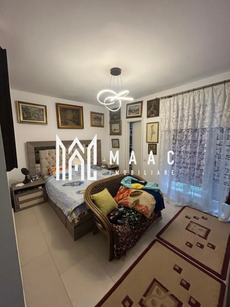 Apartament 3 camere I Loc parcare I Etajul 1 I Bieltz - MAAC Imobiliare vă propune spre vânzare un apartament cu 3 camere situat la etajul 1 al unui imobil select, amplasat pe malul râului Cibin, într-o zonă care îmbină liniștea naturii cu avantajele vieții urbane și accesul rapid către centrul orașului.

Locuința se remarcă printr-o compartimentare echilibrată și funcțională, concepută pentru un stil de viață confortabil și bine organizat, oferind spații luminoase și o atmosferă plăcută pentru locuit.

Compartimentarea apartamentului : living luminos, dormitor, bucătărie închisă, baie, hol de acces.

Încălzirea-sistem de încălzire în pardoseală, oferind un nivel ridicat de confort termic.

Proprietatea beneficiază de loc de parcare suprateran.

Apartamentul se predă parțial mobilat și utilat, iar achiziția se poate realiza atât cu plata cash, cât și prin credit bancar. 
Imobilul este liber de sarcini.

Avantajele proprietății includ:
-locație premium, cu deschidere către spațiu verde și curs de apă
-zonă liniștită, cu valoare rezidențială ridicată
-acces rapid către centrul orașului și principalele puncte de interes
-potrivit atât pentru locuit, cât și pentru investiție pe termen lung

Pentru mai multe detalii, vă rugăm să menționați telefonic că ați văzut anunțul cu CP2881982.