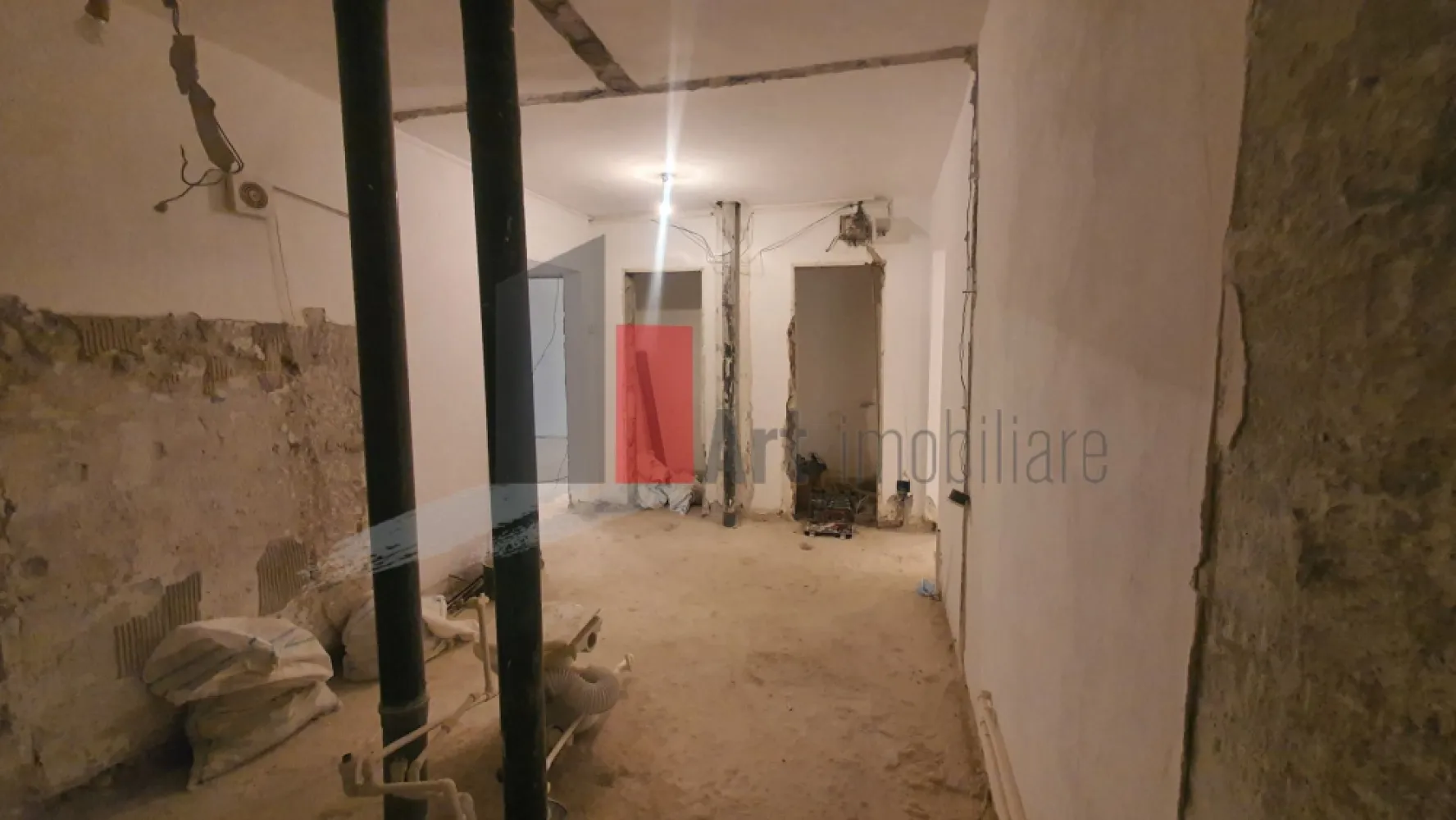 Super Ocazie - Ap 4 cam Giurgiu decomandat, parter