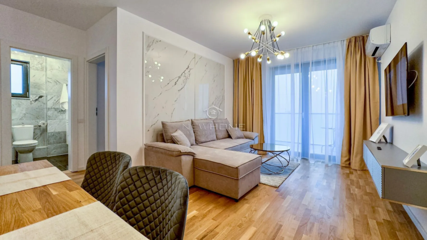 Apartament 3 camere, Parcare, zona Iulius Mall Park Lake - NewHOME imobiliare ofera spre vanzare apartament modern cu 3 camere semidecomandat, in ansamblul rezidential Park Lake, zona Iulius Mall. Apartamentul dispune de o suprafata utila de 67 mp + 8 mp balcon, amplasat la etajul 9 din 10 al unui imobil nou finalizat in anul 2023. Pozitionarea sa ofera sansa de a va bucura in fiecare zi de o panorama superba deasupra lacului Gheorgheni. Compartimentat astfel: hol, living, bucatarie, 2 dormitoare, 2 bai, balcon, optional loc de PARCARE subteran pretul de 20.000 euro. Pentru confortul Dvs. se vinde complet mobilat/utilat, dotat cu centrala termica proprie, AER conditionat, electrocasnice de calitate, masina de spalat haine, plita, hota, cuptor electric, frigider, TV. etc. Avand in vedere poziția si avantajele zonei este una de interes maxim, datorita pozitionarii fiind in apropiere de Iulius Mall, Porsche Engineering, facultatea FSEGA, Business centre, Iulius Park, etc. Pentru mai multe informatii si pentru a programa o vizionare, contactati-ne cu incredere!