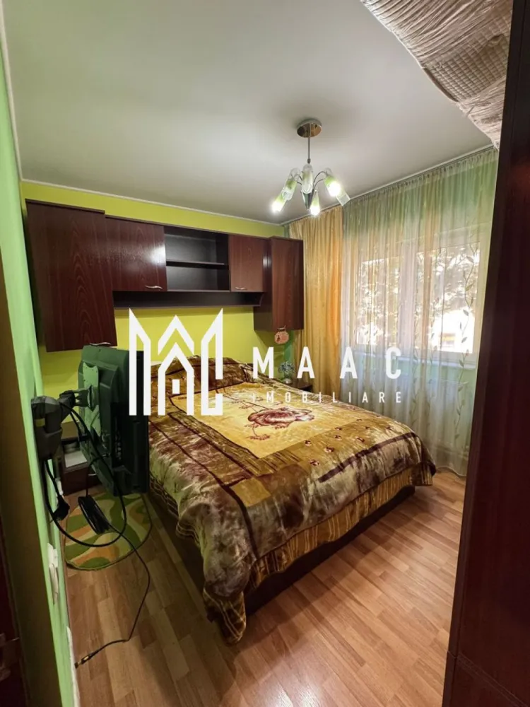 Apartament 2 camere | Etaj 1 | Zona Ostroveni | Gigacalorimetru - MAAC Imobiliare vă propune spre vânzare un apartament confortabil și bine compartimentat, situat în cartierul Ostroveni, la etajul 1, într-o zonă liniștită și apreciată, aproape de școli, magazine și bulevardul Dem Rădulescu.

Apartamentul este total decomandat și dispune de:

* hol spațios
* bucătărie separată
* dormitor cu baie în apropiere
* sufragerie luminoasă cu ieșire în balcon

Locuința este situată în mijlocul blocului, ceea ce oferă un confort termic foarte bun. Beneficiază de gigacalorimetre, tâmplărie din aluminiu, precum și instalații electrice și sanitare schimbate complet.

Se vinde nemobilat , fiind ideal atât pentru locuit, cât și pentru investiție. Mutare imediată.

Se acceptă credit ipotecar.

Pentru mai multe detalii și programări la vizionare, contactați MAAC Imobiliare. CP3119807