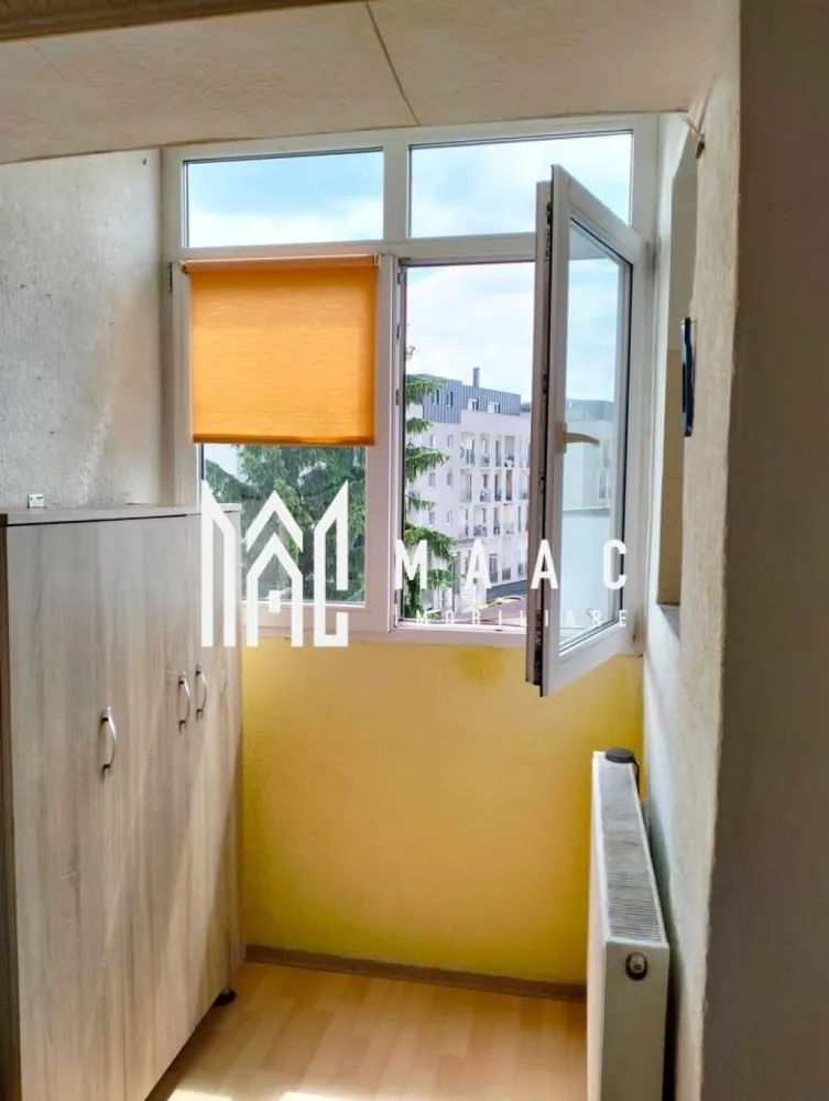 Apartament 1 camera I City Residence I Balcon - MAAC Imobiliare vă propune spre vânzare o garsonieră, situată la etajul 3 al unui imobil cu 4 etaje, în zona Gării.

 Detalii proprietate
Suprafață utilă: 24 mp + balcon
Compartimentare: cameră, bucătărie, baie, balcon
Etaj: 3/4
Necesită renovare – ideal pentru amenajare după propriul gust

📍 Avantaje
Zonă excelentă, cu acces rapid către punctele de interes
În apropiere de gară, mijloace de transport în comun, magazine (Penny, Mega), farmacii și școli
Potrivită pentru investiție (închiriere) sau locuință proprie
Priveliște plăcută, ideală pentru relaxare
Pentru mai multe detalii și programarea unei vizionări, vă rugăm să precizați telefonic că ați văzut anunțul: CP3113376