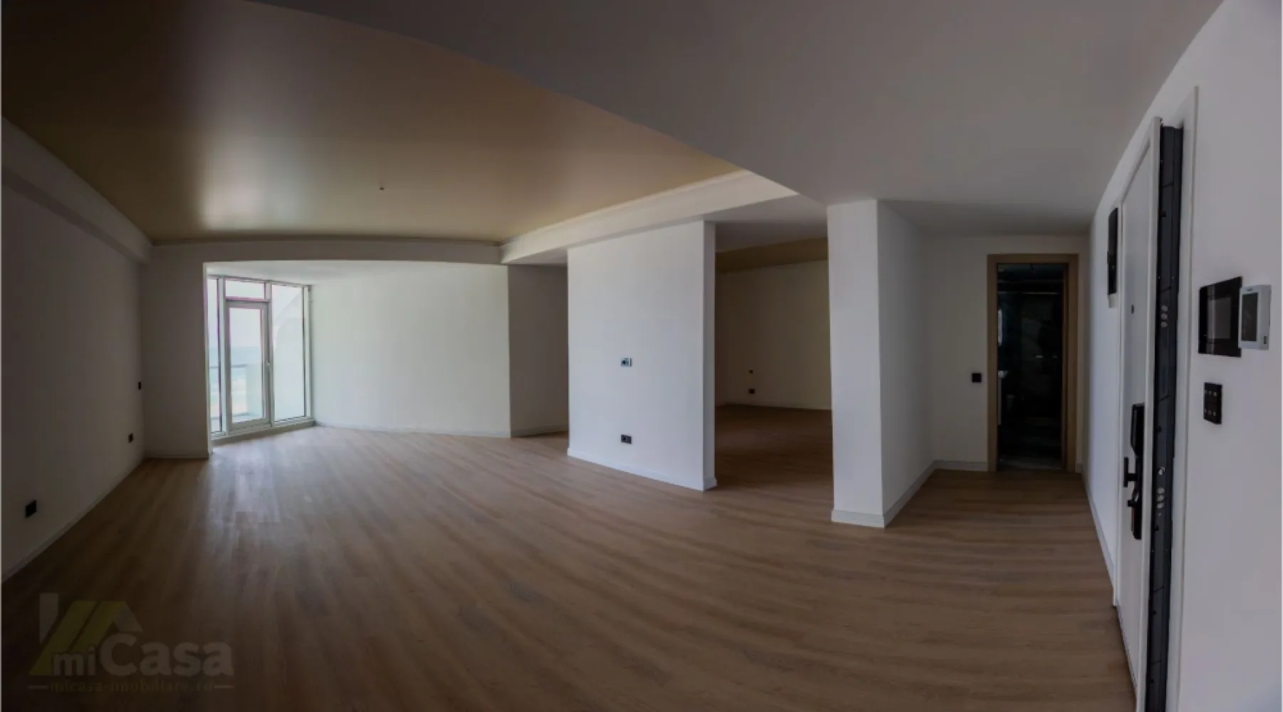 Apartament 2 Camere - Complex Rezidențial WHITE SEA - Mamaia - Apartament 2 camere - Etaj 5 - Complex Rezidențial WHITE SEA

miCasa imobiliare vă prezintă un apartament modern, situat la etajul 5 al unui complex rezidențial deosebit, cu o suprafață totală de 84 mp. Apartamentul este de tip 7, conform planului etajelor 1-8, și beneficiază de o distribuție optimă a spațiilor.

Structura apartamentului:

Living + Bucătărie: 37,24 mp – un spațiu generos și luminos, ideal pentru momentele de relaxare sau socializare, completat de o bucătărie modernă, perfect integrată.
Dormitor: 23,42 mp – un dormitor spațios, care oferă confort și intimitate, fiind locul ideal pentru odihnă.
Baie: 5,07 mp – baie modernă, dotată cu toate facilitățile necesare.
Hol: 2,32 mp – un hol bine gândit, care face legătura între încăperile apartamentului.
Terasa: 5 mp – locul perfect pentru a te bucura de aerul curat și de o vedere spectaculoasă la mare.

Caracteristici suplimentare:

Izolație fonică: Apartamentul beneficiază de o izolație fonică excelentă, asigurându-vă confortul necesar pentru o viață liniștită.
Eco friendly: Tehnologii eco-friendly pentru un trai sustenabil, reducând impactul asupra mediului.
Smart home: Apartamentul este echipat cu sistem smart home, care vă permite să controlați cu ușurință iluminatul, temperatura și alte funcționalități ale locuinței dintr-o aplicație mobilă.
Vedere la mare: Bucurați-vă de o priveliște deosebită asupra mării, perfectă pentru momente de relaxare sau pentru a savura apusurile.
Complex rezidențial: Locuința se află într-un complex rezidențial de top, oferind facilități moderne, siguranță și un mediu plăcut și liniștit pentru întreaga familie.

Acest apartament reprezintă alegerea perfectă pentru cei care doresc confort, modernitate și o locație deosebită cu vedere la mare.

Contactați-ne pentru mai multe detalii sau pentru a programa o vizionare!

Cumperi prin miCasa Imobiliare? Primești mai mult decât o locuință.
👉 Ai comision 0 și până la 10% reducere la materialele de amenajare interioară marca miCasa.

Cumpără inteligent. Renovează cu stil.