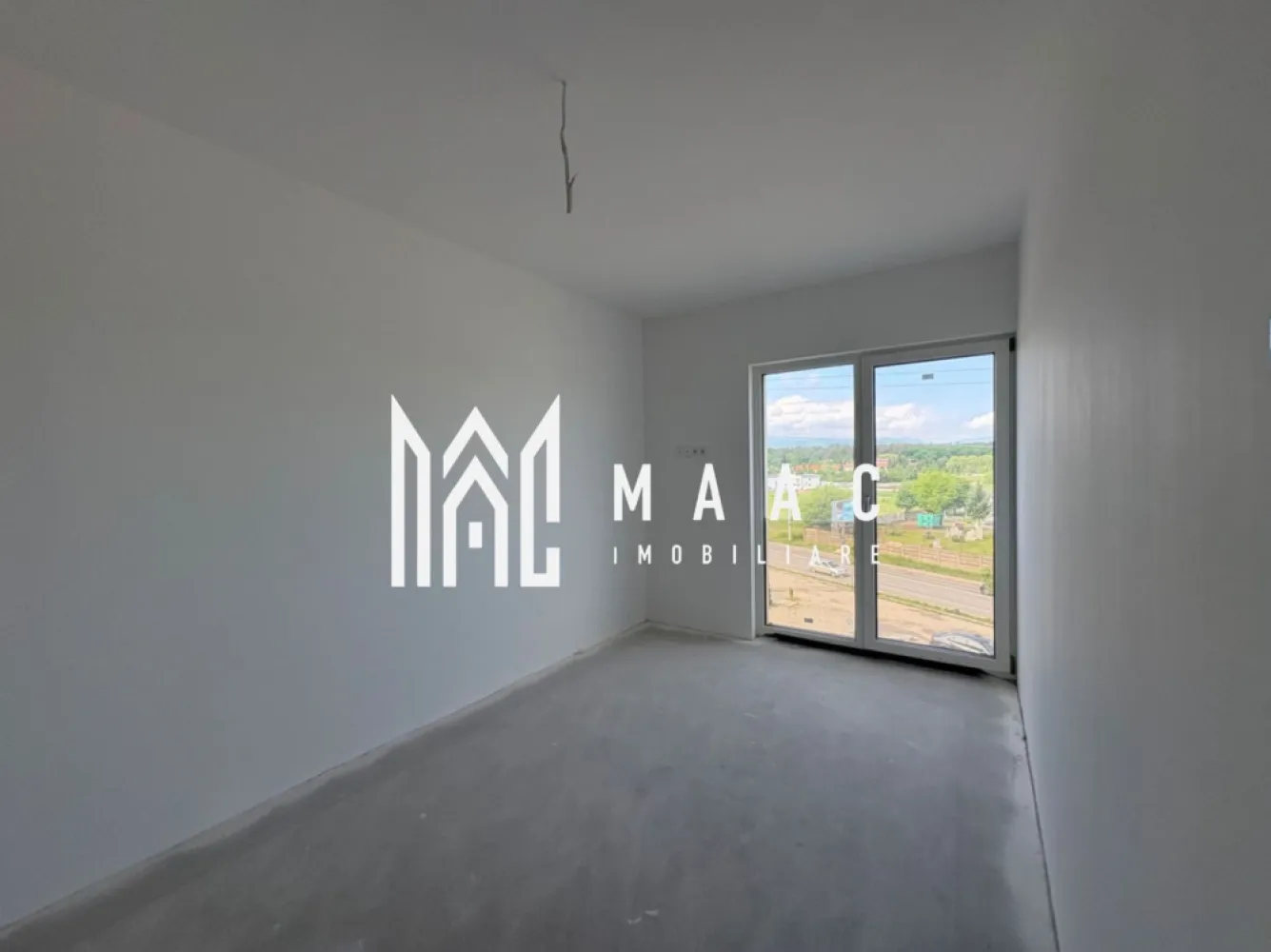 Apartament 4 camere I 89 mp I Parcare inclusa I Arhitectilor - MAAC Imobiliare vă propune spre vânzare un apartament modern și spațios, situat într-un bloc nou, pe Calea Cisnădiei, în imediata apropiere de Lidl și Primărie.

Locuința este amplasată la etajul 2 și dispune de o suprafață utilă de 88,7 mp, fiind compartimentată inteligent pentru a oferi confort și funcționalitate. Apartamentul este compus din living generos cu bucătărie open-space, 2 dormitoare luminoase și încă o cameră versatilă, ce poate fi amenajată ca bucătărie separată, dressing sau birou, în funcție de nevoile viitorului proprietar.

Imobilul se predă la cheie, cu finisaje moderne, iar în preț este inclus și un loc de parcare.

O alegere ideală pentru o familie sau pentru cei care își doresc un apartament bine poziționat, într-o zonă în continuă dezvoltare, aproape de magazine, instituții și puncte de interes.

Pentru mai multe detalii precizati ca ati vazut anuntul cu ID CP3109461