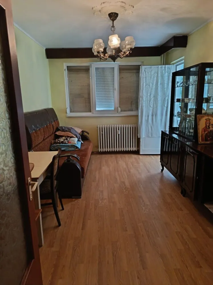 De vanzare apartament cu 2 camere, parter, micro 13 B, 54.000 euro
