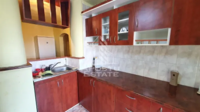 Apartament cu 3 camere, decomandat, etaj intermediar, Freidorf