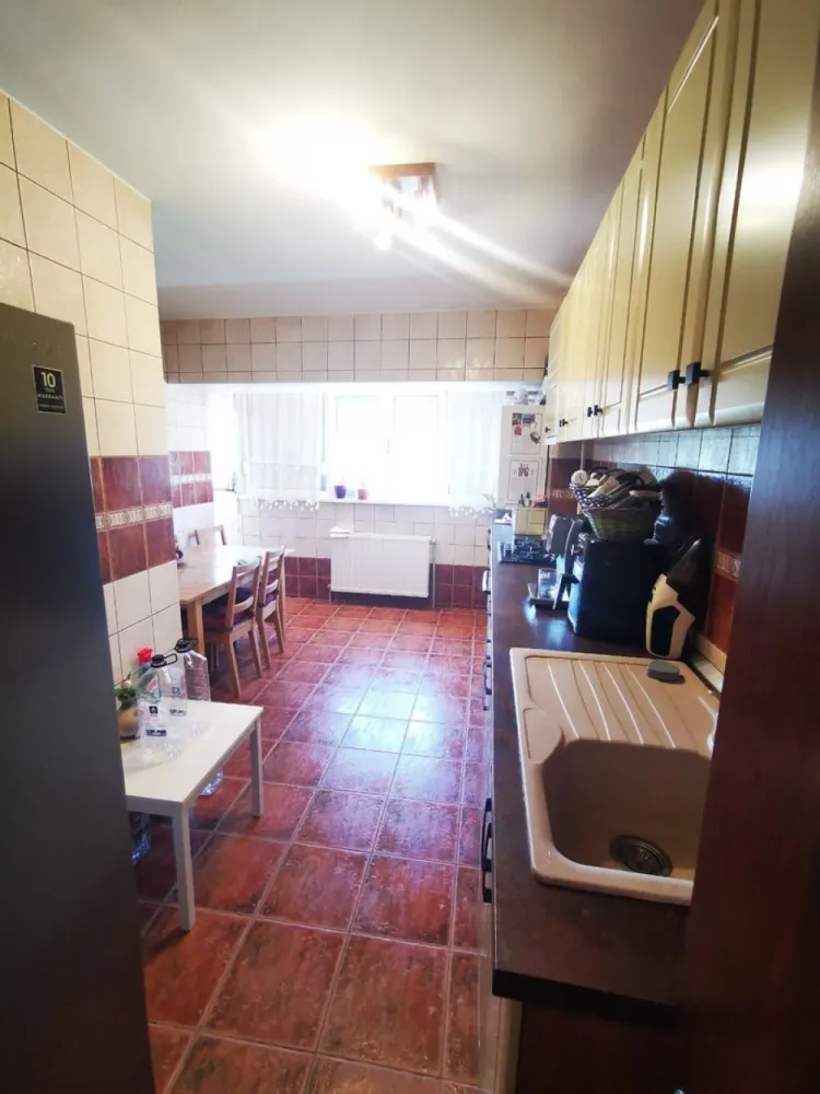 De vanzare apartament cu 3 camere, 91 mp - T-uri, str. Tecuci