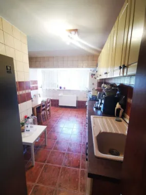 De vanzare apartament cu 3 camere, 91 mp - T-uri, str. Tecuci