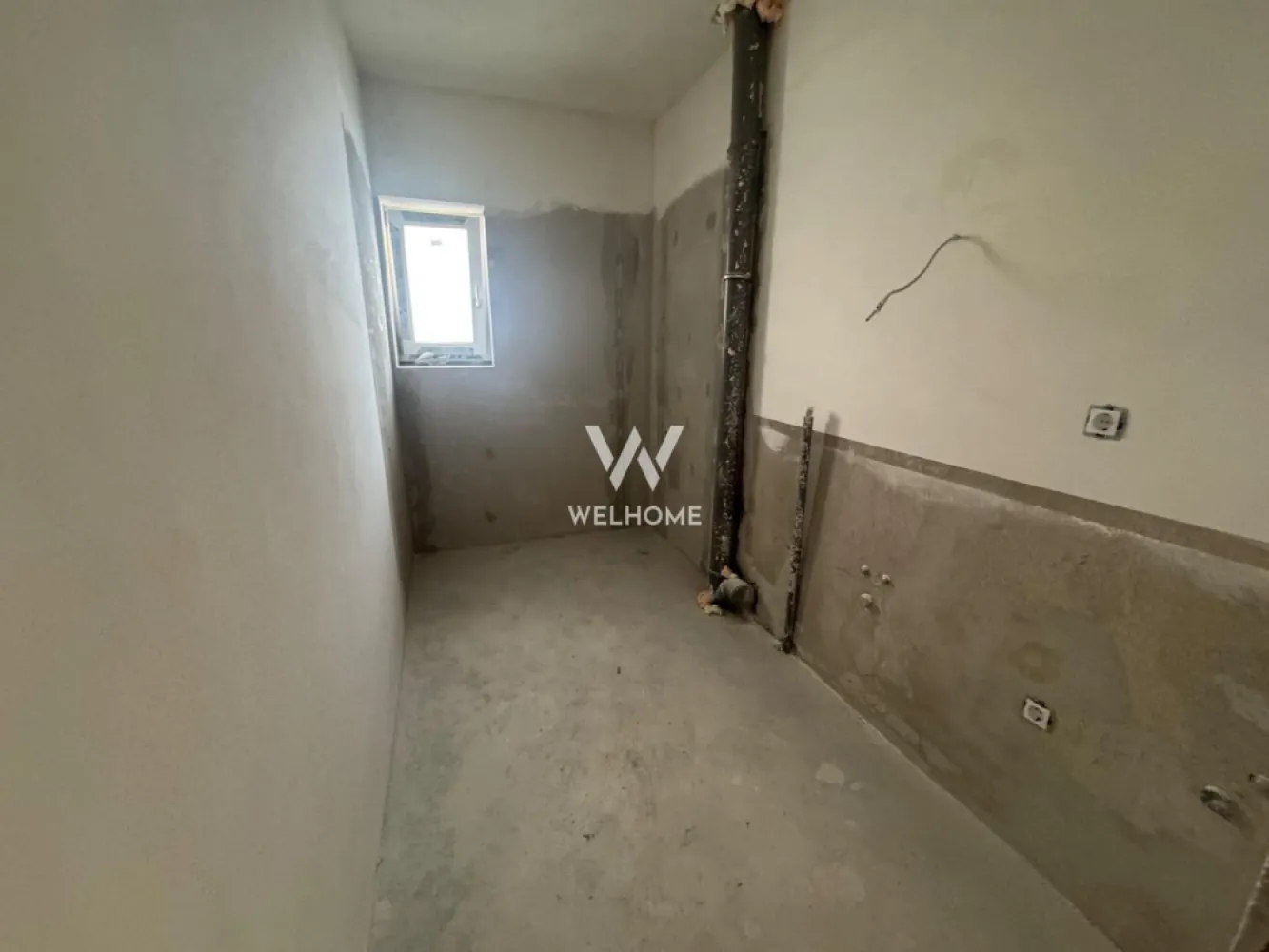 Apartament 2 camere Lacul lui Binder, Sibiu - Apartament 2 camere situat in Sibiu, in apropierea Lacului Binder, etaj 2
Suprafata utila : 43.63 mp 
Compartimentare: hol cu acces in livingul open space cu bucataria 
 baie 
 dormitor cu iesire pe balcon de 6.23mp 

Predare la stadiul de alb : geamuri si usa termopan 3 foi de sticla, pereti tencuiti si gletuiti, sapa elicopterizata, centrala, incalzire in pardoseala instalatii electrice, termice si sanitare. Se poate finisa la cheie contracost!

Loc de parcare inclus în preț, cu posibilitatea achiziționării unui al doilea loc (în funcție de disponibilitate).
Apartamentele detin si un spatiu de depozitare pe balcon.

Pret : 89000 Euro tva inclus COMISION ZERO 

Vizionari: 0752.088.381- Roxana