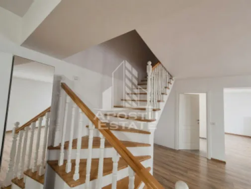 Apartament cu mansardă, 2 dormitoare, renovat, în Biled.