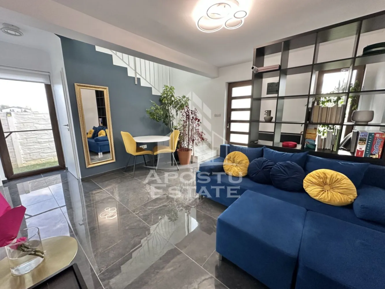Duplex cu 3 camere si 2 bai complet mobilat si utilat in Calea Urseni. - APOSTU ESTATE va propune spre vanzare un duplex situat in Giroc - Calea Urseni.
Locatia imobilului se potriveste perfect celor ce isi doresc sa se detaseze de agitatia orasului. In apropiere sunt magazine si supermarket-uri precum Profi, Mega Image, scoala si gradinita la o distanta de 5 minute, acces facil la mijloace de transport în comun, distanta pana in statie este de aproximativ 3 minute.

Imobilul dispune de 76 mp utili, este amplasat pe un teren de 150 mp, se vinde complet mobilat si utilat, precum se observa in imagini si este compartimentat astfel:

Parter:
- hol acces.
- living.
- bucatarie inchisa.
- baie cu geam si dus.
- camera tehnica.
- terasa amenajata.

Etaj:
- hol acces
- 2 dormitoare.
- baie cu geam si cada.
- acces in pod.

Detalii tehnice:
Regim de inaltime Parter + Etaj + Pod.
- constructie realizata in anul 2023 din caramida Porotherm de 30 cm.
- izolata cu polistiren de 10cm EPS 85.
- pereti despartitori complet din caramida tencuiti mecanizat finisati cu vopsea lavabila alba.
- placa de beton peste parter izolata cu polistiren de 20 cm EPS 80.
- acoperis de tigla.
- geamuri termopan cu 3 sticle pentru izolare atat fonica cat si termica superioara foarte mari si luminoase dotate cu site si jaluzele.
- mobilier de bucatarie de calitate superioara, realizat pe comanda.
- usa acces de termopan cu geam de sticla securizata usi interioare Porta Doors.
- centrala proprie pe gaz sistem eficient de incalzire in pardoseala cu termostat ambiental separat pentru fiecare incapere.
- aparataje modulare Gewis.
- aparat pentru aer conditionat.
- terasa acoperita special amenajata cu loc pentru luat masa si relaxare.

Utilitati: curent, apa de la retea, canalizare, gaz, internet prin fibra optica, cablu Tv.
Pentru mai multe detalii nu ezitati sa ne contactati!

Acceptam orice fel de credit bancar. Oferim consultanta si solutii financiare prin colaboratorii nostri pentru a obtine cel mai avantajos credit Ipotecar sau Noua Casa.

Va asteptam cu drag la o vizionare chiar astazi!
CP2768450