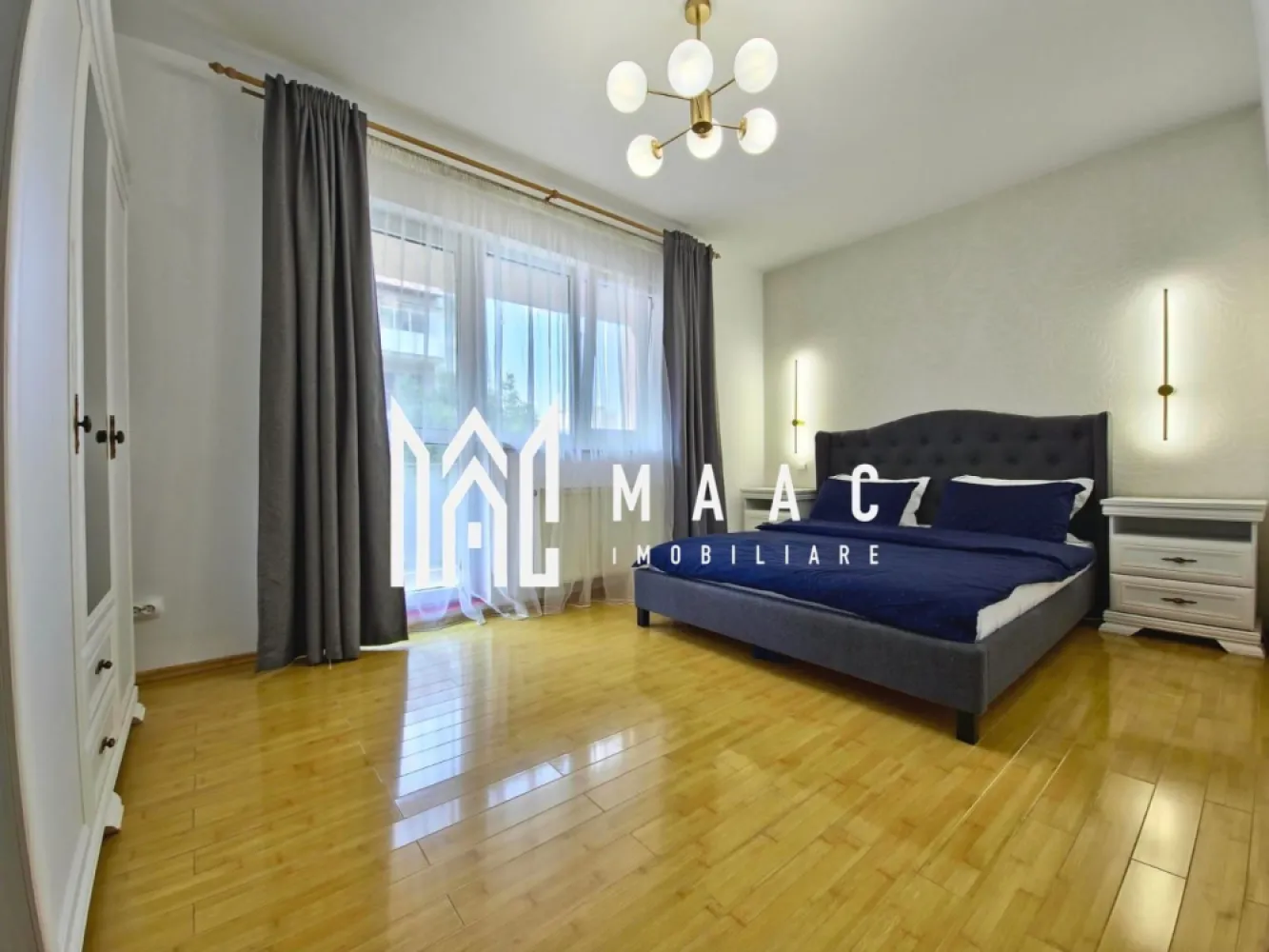 Apartament 3 camere | 3 Balcoane | 2 Bai | Hipodrom - MAAC Imobiliare va propune spre inchiriere un apartament modern cu 3 camere recent renovat,situat într-un bloc nou din cartierul Hipodrom III , la etajul 2 din 11, într-un complex rezidential.

Detalii apartament:
• Suprafață utilă: 93 m2.
• Suprafață totală: 125 m2 (include 3 terase generoase, orientate pe trei puncte cardinale).
• Compartimentare practică: 2 dormitoare, 1 living spațios, bucătărie închisă cu uși de sticlă, spațiu tehnic/depozitare adiacent bucătăriei.
• 2 băi moderne: una cu cadă, cealaltă cu duș.

Dotări și facilități:
• Complet renovat și mobilat în iunie 2025 – prima închiriere după renovare.
• 3 terase cu acces direct din fiecare cameră – lumină naturală din plin, orientare ideală spre răsărit și apus.
• Aer condiționat.
• Centrală termică proprie.
• Televizor LED cu diagonală de 140 cm.
• Mașină de spălat rufe.
• Mașină de spălat vase.
• Cuptor încorporabil. 
• Loc Parcare inclus în complex, acces cu barieră.
• Bloc dotat cu două ascensoare.
• Vecinătate liniștită, cu acces rapid la magazine, școli, mijloace de transport și zone verzi.

Se percepe o garatie in cuantumul a 2 chirii lunare.

Pentru mai multe detalii specificati telefonic ca ati vazut anuntul cu ID: CP2568388.