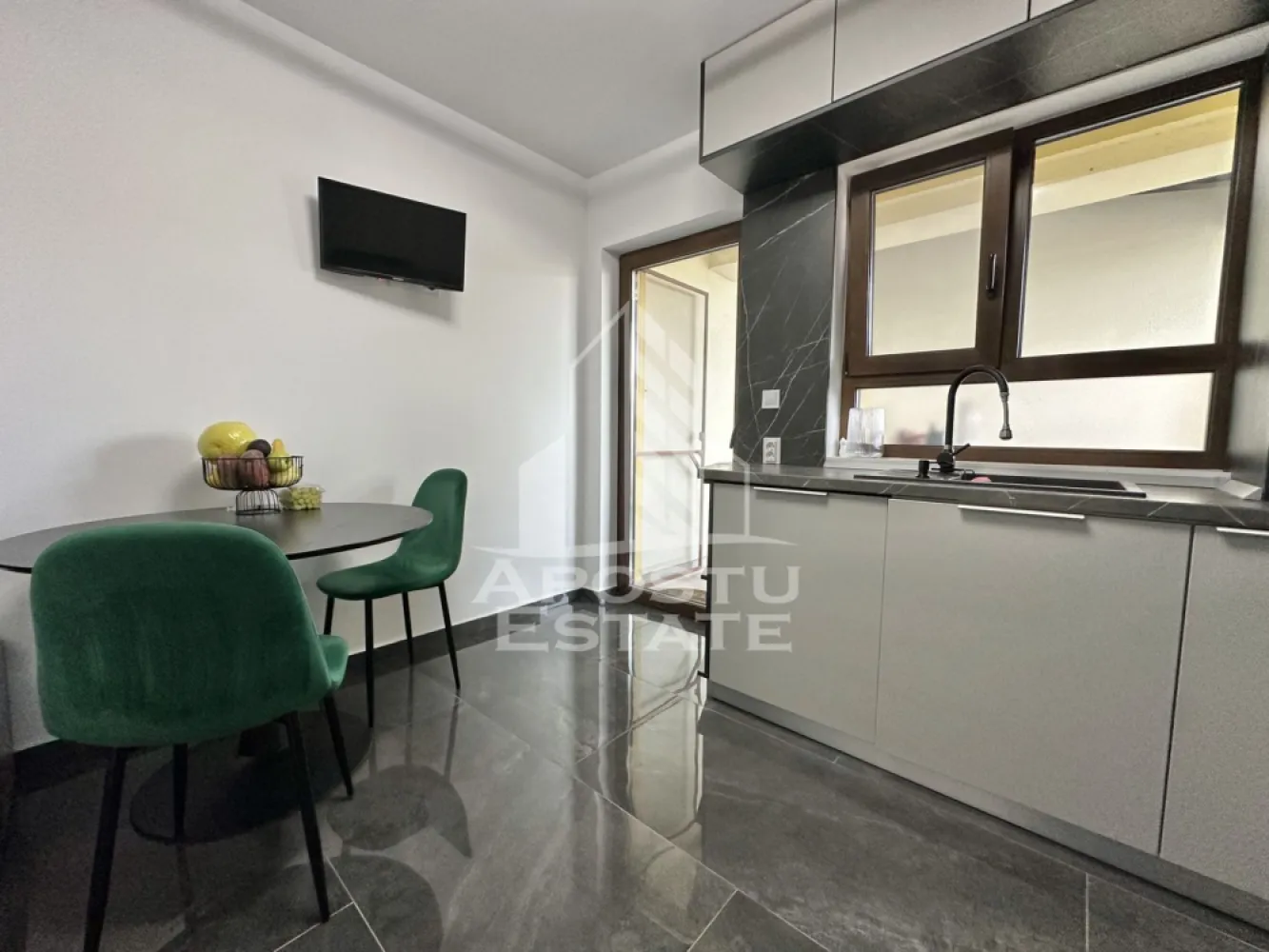 Duplex cu 3 camere si 2 bai complet mobilat si utilat in Giroc.