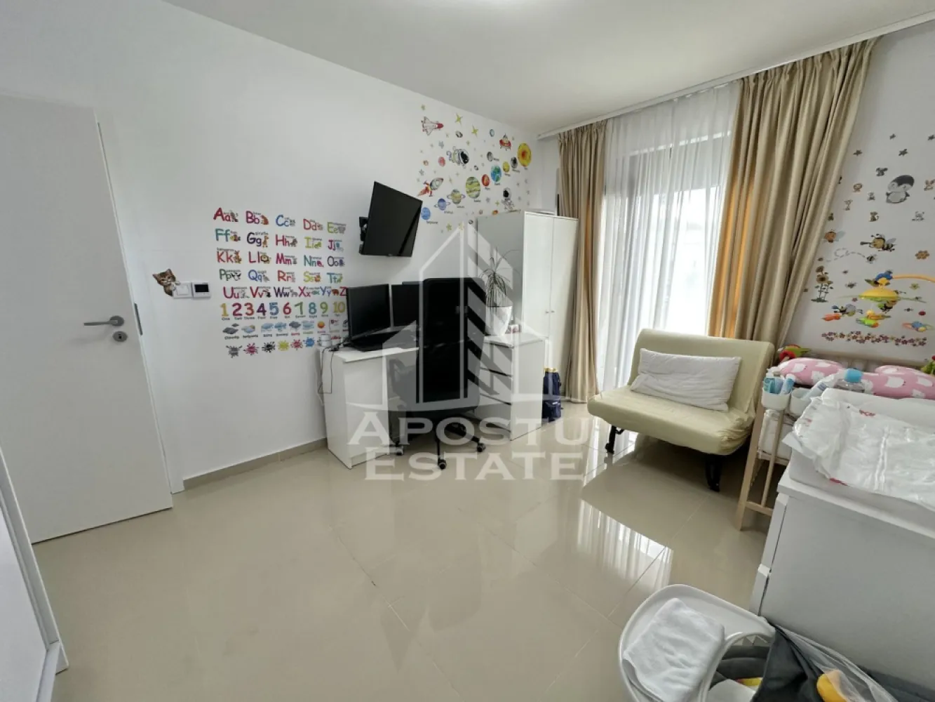 Duplex cu 3 camere si 2 bai complet mobilat si utilat in Giroc.