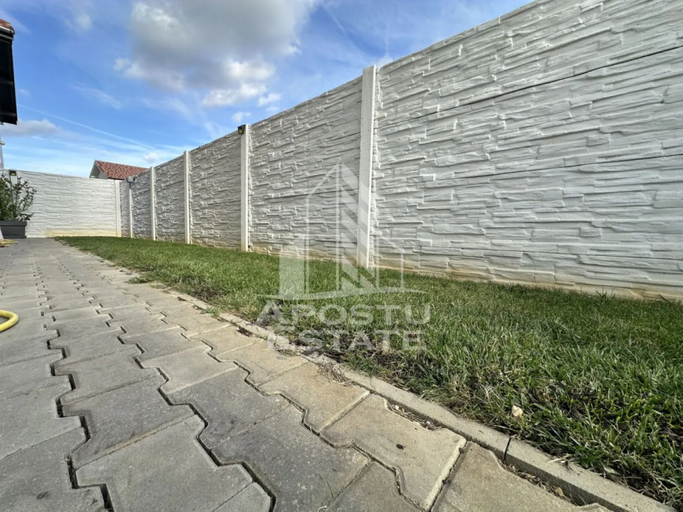 Duplex cu 3 camere si 2 bai complet mobilat si utilat in Giroc.