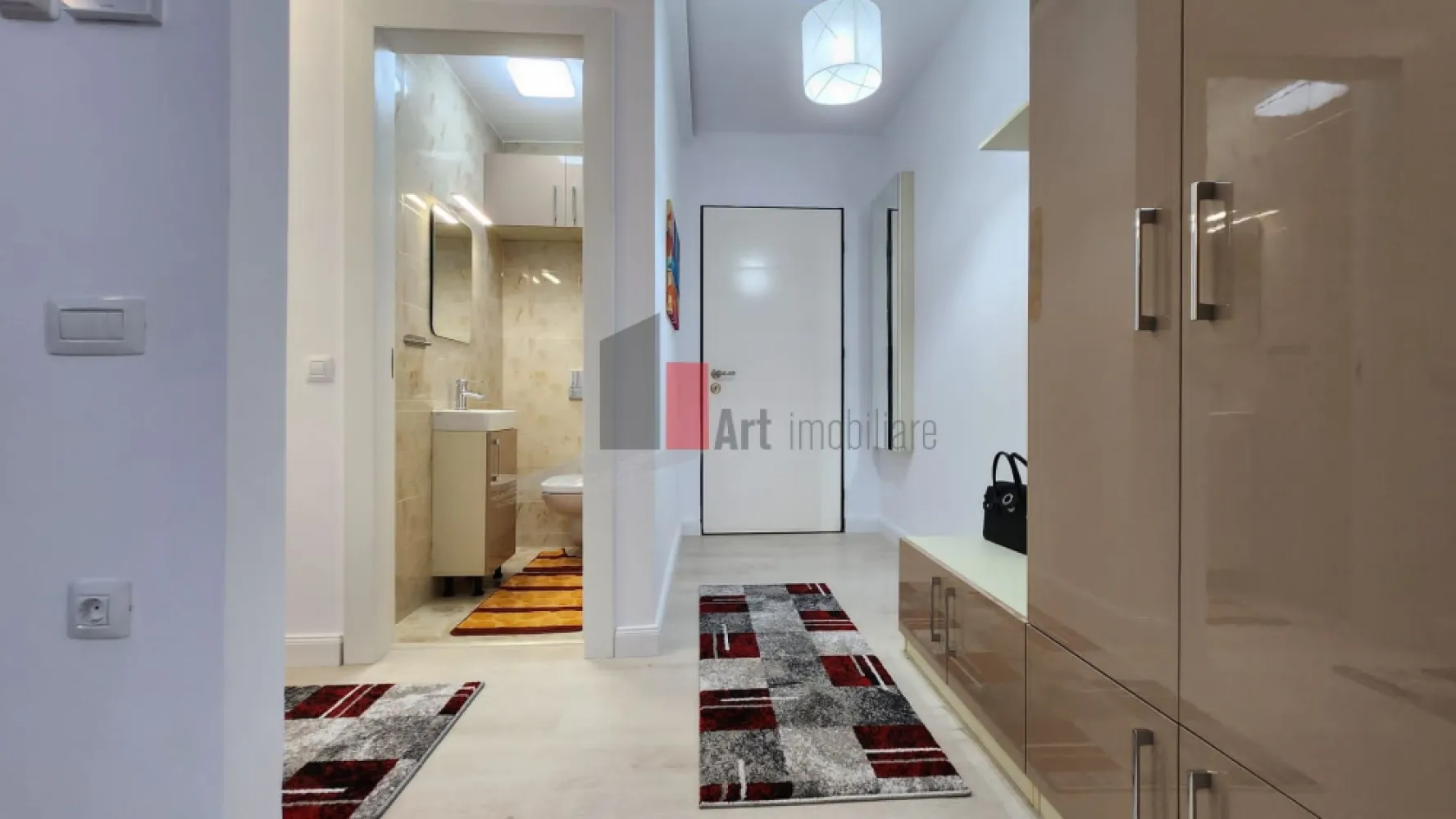 APARTAMENT 3 CAMERE LUX FLOREASCA - Va oferim spre vanzare un apartament de 3 camere decomadate situat in zona Floreasca.
 Se afla intr-un bloc de apartamente construit in anul 2022,la etajul 4 din 9 si detine o 
suprafata de70mp si terasa de 8mp.
 Apartamentul este format din living , 2 dormitoare , bucatarie ,baie, hol, terasa. 
 Apartamentul se vinde mobilat si utilat. 
 In apropiere se afla complexul Promenada si metroul Aurel Vlaicu.
 Pentru alte detalii sau imformatii va rugam sa ne contactati la 0722 371 033.