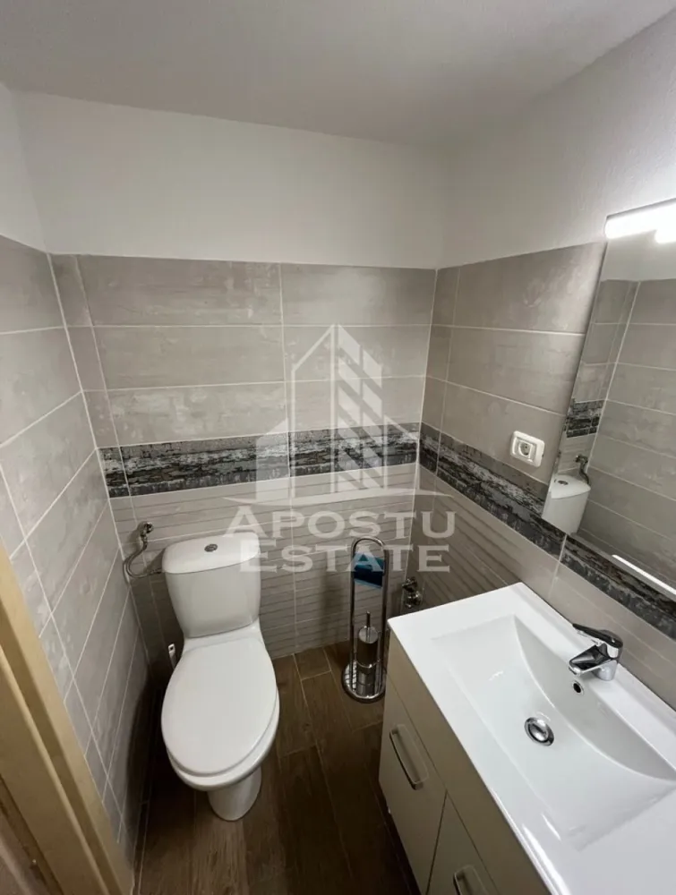 Apartament cu o camera, la parter, in Piata Uniri, in Timisoara - Apostu Estate va propune spre inchiriere un apartament cu 1 camera la parter.
Apartamentul are o suprafata de 25mp.
Compartimentare:
-Hol;
-Bucatarie;
-Dormitor cu pat motrimonial:
-Baie cu cabina de dus.
Se percepe o garantie de 500 euro!
Va asteptam cu drag la o vizionare!
Id intern: CP3123343!