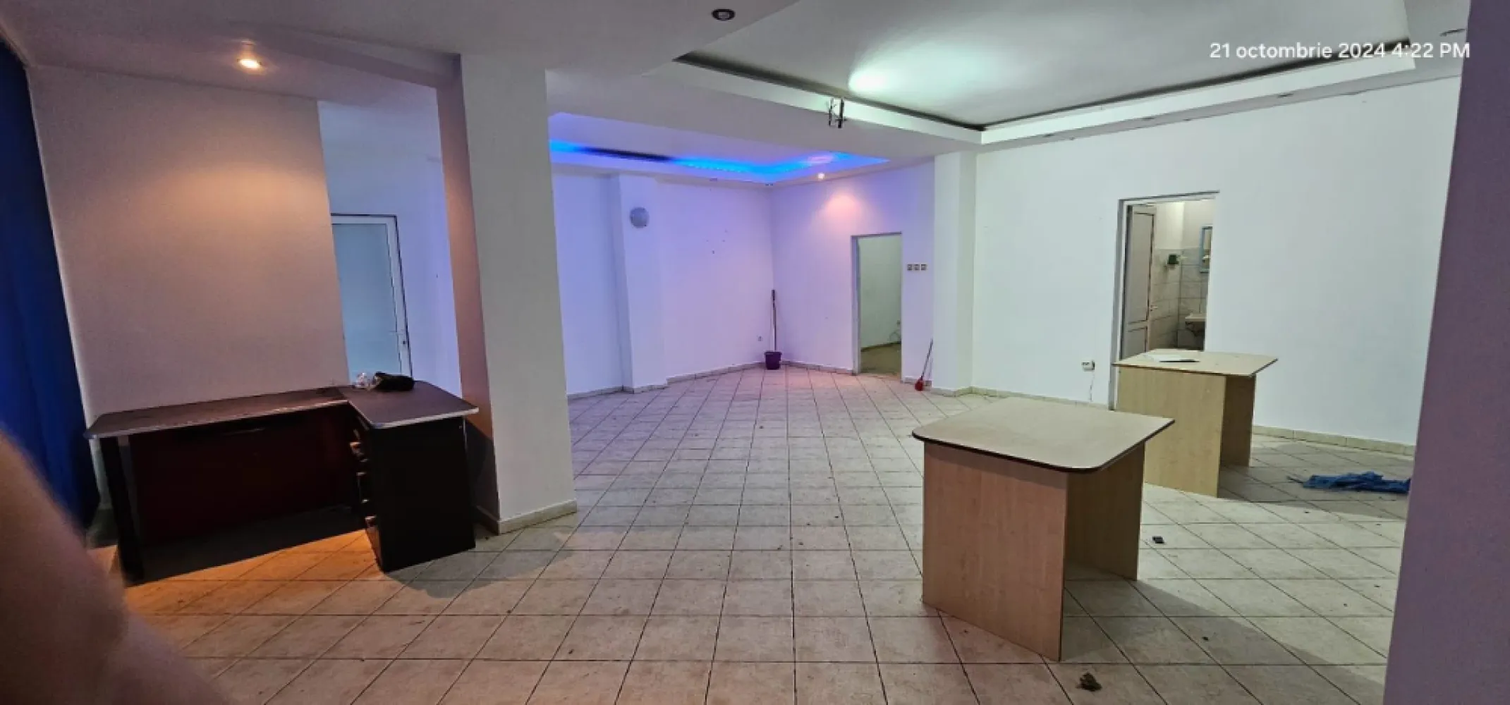 Spatiu comercial stradal - pretabil orice activitate - IC FRIMU - Cauti un spațiu comercial cu vizibilitate excelentă și facilități moderne? 

Oferim spre închiriere un spațiu stradal situat într-o zonă vibrantă, în apropierea Bisericii Sf. Mina, perfect pentru diverse activități comerciale.

Detalii spațiu:
- Suprafață: 98 mp
- Localizare: Cartier IC Frimu, zonă de mare avengură și traficul pietonal intens
- Facilități: 
 - Grup sanitar propriu
 - Centrală termică (confort sporit în sezonul rece)
 - Curent electric trifazat (ideal pentru activități comerciale diverse)
- Exterior:
 - Terasă deschisă în fața spațiului, perfectă pentru expunere suplimentară sau pentru amenajarea unui loc primitor pentru clienți
 - Capacitatea de parcare pentru 4-5 mașini, oferind un plus de confort atât pentru clienți, cât și pentru angajați

Condiții de închiriere:
- Preț: 1000 euro/lună
- Garanție: 1000 euro (returnabilă)
- Comision agenție: 70% din prima chirie

Acest spațiu este ideal pentru restaurante, cafenele, magazine de tip boutique sau birouri, datorită poziției sale strategice și a facilităților oferite. 
Nu rata ocazia de a-ți dezvolta afacerea într-un loc atât de atrăgător! 

Pentru mai multe informații sau pentru a programa o vizionare, nu ezita să ne contactezi!

Contact 0740.949.871 - Marian Ene, consilier imobiliar Mag Invest