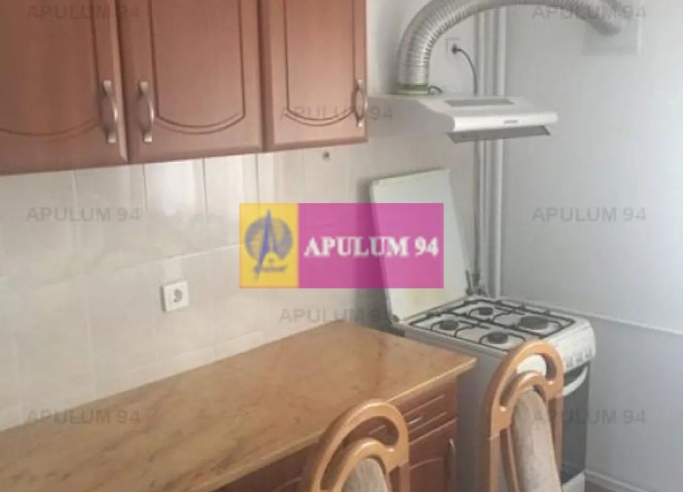 Appartament 4 camere Vitanul Nou - Vanzare apartament 4 camere in zona Vitan-Mall, decomandat, amenajat cu gresie, faianta, parchet, termopan, usa metalica, grilaje la geamuri, usi boi Italia. Blocul este reabilitat. In proximitate se afla statia de metrou Mihai Bravu, Mall Vitan, scoala, gradinita.