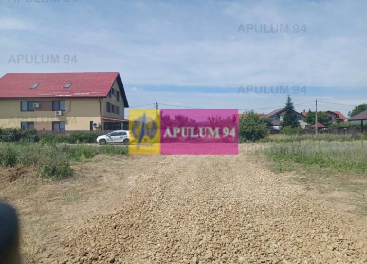 Gulia, lot de casa 528 mp, cu utilități în apropiere - În partea nord-vestică a Bucurestiului, în localitatea Gulia, în apropierea pădurii, intr-o zonă rezidențială nouă. Terenul este intravilan curti-constructii si are 528 mp, cu 22 m front stradal + 80 mp cota indiviză de drum. Curent, gaze, apă si canalizare la 130 m. Pret 16.000 EUR neg, comision 0
