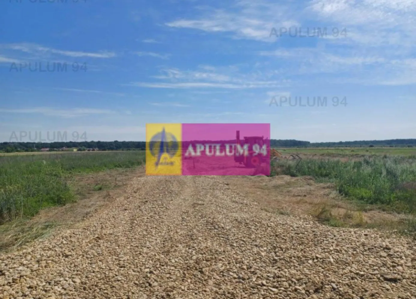 Gulia, lot de casa 528 mp, cu utilități în apropiere - În partea nord-vestică a Bucurestiului, în localitatea Gulia, în apropierea pădurii, intr-o zonă rezidențială nouă. Terenul este intravilan curti-constructii si are 528 mp, cu 22 m front stradal + 80 mp cota indiviză de drum. Curent, gaze, apă si canalizare la 130 m. Pret 16.000 EUR neg, comision 0