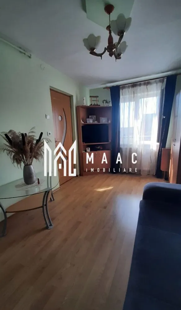 Apartament 2 Camere | Complet Mobilat | Etaj 1 | Țiglari - MAAC Imobiliare vă propune spre vânzare un apartament practic și bine întreținut, situat în cartierul Țiglari, la etajul 1 al unui imobil liniștit.

Caracteristici principale

 suprafață utilă de 32 MPU
 compartimentare eficientă 
2 camere
 hol și debara pentru depozitare
 baie și bucătărie separate

Compartimentare și dotări

 apartament complet mobilat și utilat
 instalație termică nouă
 centrală termică nouă
 se predă exact ca în fotografii
 pregătit pentru mutare imediată

Localizare și avantaje

 situat într-o zonă accesibilă și liniștită din cartierul Țiglari
 în apropiere de magazine, școală, grădiniță și creșă
 două parcuri în apropiere
 acces rapid la mijloace de transport în comun

 Pentru mai multe detalii și programarea unei vizionări, vă rugăm să ne contactați și să menționați ID-ul proprietății. CP3089212.