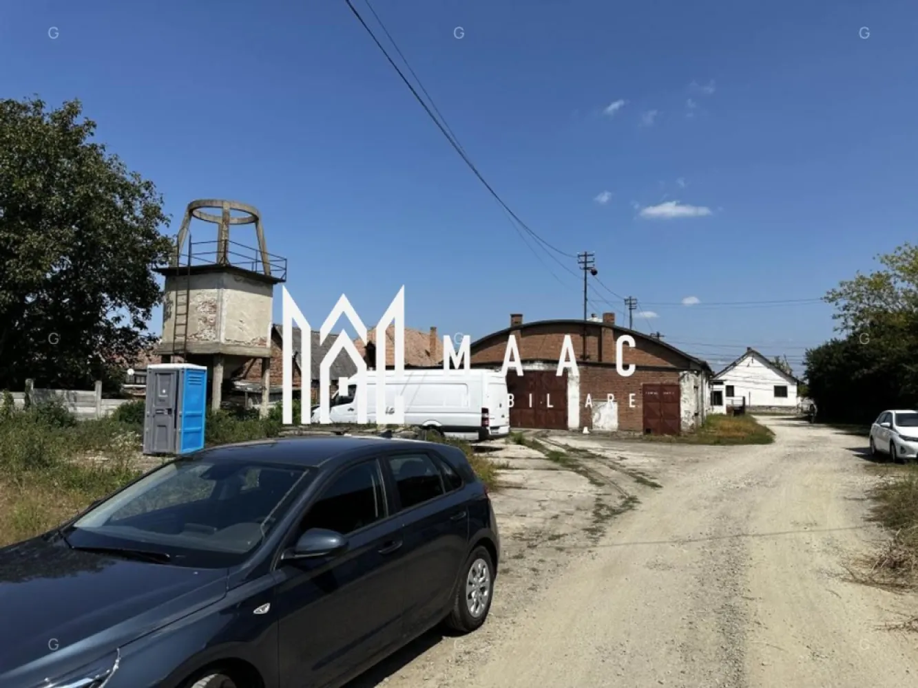 Teren 16058 mp I Urbanism locuințe locative I Tractorului - MAAC Imobiliare prezintă spre vânzare un teren generos cu construcții existente, situat pe strada Tractorului din Sibiu, într-o zonă aflată în plină dezvoltare urbană și cu acces rapid către centrul orașului. 

Proprietatea beneficiază de certificat de urbanism pentru construire ansamblu de locuințe colective și funcțiuni aferente, ceea ce o transformă într-o oportunitate excelentă pentru investitori.

Caracteristici teren
- Suprafață totală: 16.058 mp
- Deschidere la două străzi:
- Str. Tractorului – 31,43 m
- Calea Șurii Mici – 29,95 m
- Lungime teren: 512 m
- Localizare: la doar 1,7 km de centrul Sibiului
Construcții existente – 2.110 mp

Proprietatea dispune de clădiri funcționale, racordate la utilități:
- Hală producție – 445 mp
- Hală producție – 448 mp
- Hală producție – 749 mp
- Clădire birouri – 104 mp
- Magazie – 353 mp
- Cabină poartă – 11 mp

Avantaje și potențial investițional
- Certificat de urbanism pentru ansamblu de locuințe colective
- Zonă cu dezvoltări majore în curs
- Vecinătate imediată cu THE LAKE HOME – proiect de 500 apartamente, aparthotel, restaurante și promenadă pe malul lacului Binder
- Aproape de viitorul Spital Județean Sibiu
- Acces excelent la infrastructura rutieră și la principalele zone de interes ale orașului

Proprietatea este ideală pentru dezvoltări rezidențiale, mixte sau reconversii industriale cu potențial ridicat, valorificați această proprietate apelând MAAC Imobiliare,specificând ID CP2890856.