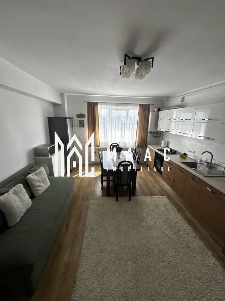 Apartament 3 Camere | Mobilat | Loc de Parcare | Turnișor - MAAC Imobiliare vă propune spre vânzare un apartament luminos și primitor, situat în cartierul Alma din Turnișor.

Caracteristici principale

• suprafață utilă de 66 mp
• etaj 4 din 4
• 3 camere
• balcon
• loc de parcare inclus
• apartament complet mobilat și utilat

Compartimentare și spații interioare

• living spațios cu bucătărie open-space
• 2 dormitoare 
• baie cu geam pentru aerisire naturală
• balcon 

Opțional – Garaj la subsol

Separat, se poate achiziționa un garaj situat la subsolul blocului:

• suprafață utilă de 27 mp
• tencuit și zugrăvit
• pardoseală finisată cu vopsea cauciucată
• poartă culisantă manuală
• rafturi pentru depozitare

 Preț garaj: 18.000 €

 Pentru mai multe detalii sau programarea unei vizionări, vă rugăm să contactați MAAC Imobiliare și să menționați ID-ul proprietății: CP3121889.