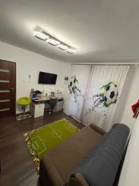Apartament cu 3 camere, decomandat – Zona Fortuna