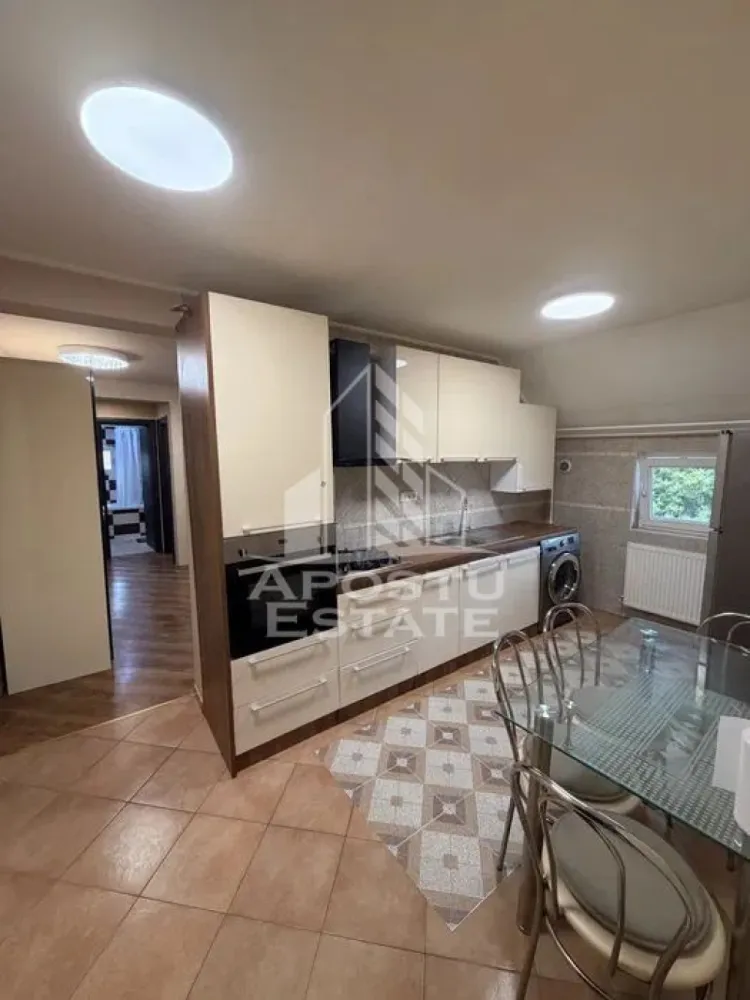 Apartament cu 2 camere, de inchiriat, Lipovei, Pet Friendly, Timisoara - Agentia imobiliara APOSTU ESTATE va propune spre inchiriere un apartament cu 2 camere, spatios si luminos, situat in Timisoara, zona Lipovei, o zona linistita si bine pozitionata, potrivit pentru cupluri,familii, sau studenti care isi doresc o locuinta unde sa se simta confortabil si cu acces facil catre scoli, statii de autobuz, supermarketuri , magazine de zona, parcuri.

Suprafata utila: 40 mp
Compartimentare eficienta:
-Hol de acces generos.
-Living room luminos.
-Dormitor matrimonial.
-Baie cu cada.

Confort si facilitati:
-Incalzirea apartamentului: Calorifere, Termoficare.
-Apartamentul este complet mobilat si utilat.
- Se accepta animale de companie de catre proprietar.

Localizare:
-Timis, Dumbravita – acces facil : Pescada, Casa Thalia, Profi Go.

Ideal pentru:
-Cupluri.
-Familii.
-Persoane singure.

Disponibilitate: imediata
Pret chirie lunara: 400 euro ( negociabil)
Programeaza o vizionare pentru a-ti putea imagina viitorul aici!
ID intern: CP3126224