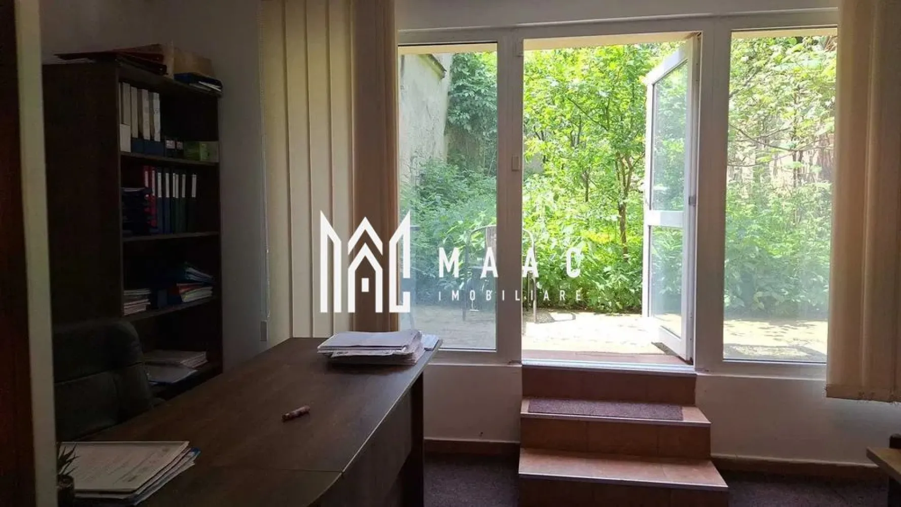 Spatiu de birouri | Ultracentral | parter | 30 MP - MAAC Imobiliare va propune spre închiriere un spațiu de birouri situat ultracentral, la parter, cu suprafață utilă de 30 mp.
Acest spatiu este ideal pentru birouri, cabinete, activități administrative sau servicii.

Zonă cu vizibilitate foarte bună
Acces facil către mijloace de transport și puncte de interes
Parter – acces rapid și comod
Spațiu luminos și eficient compartimentat
Grup sanitar/utilități disponibile
Disponibil imediat

Potrivit pentru:
• firmă de consultanță
• contabilitate
• IT / freelancing
• cabinet
• sediu firmă

Pentru detalii suplimentare și programarea unei vizionări, vă rugăm să ne contactați telefonic specificand ID: CP3121962