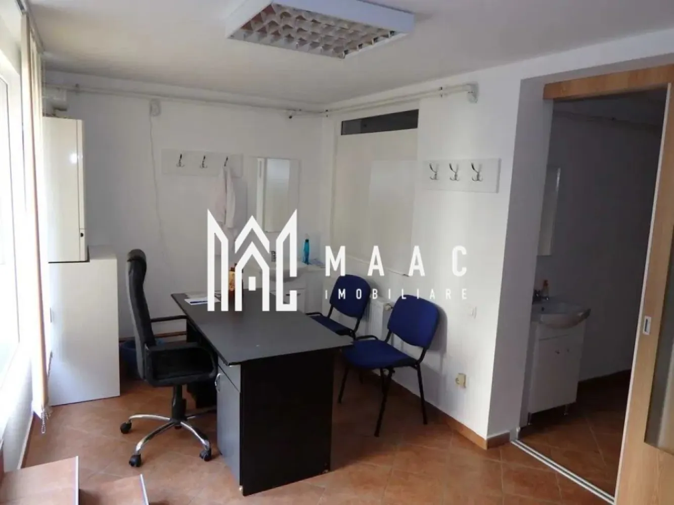 Spatiu de birouri | Ultracentral | parter | 30 MP - MAAC Imobiliare va propune spre închiriere un spațiu de birouri situat ultracentral, la parter, cu suprafață utilă de 30 mp.
Acest spatiu este ideal pentru birouri, cabinete, activități administrative sau servicii.

Zonă cu vizibilitate foarte bună
Acces facil către mijloace de transport și puncte de interes
Parter – acces rapid și comod
Spațiu luminos și eficient compartimentat
Grup sanitar/utilități disponibile
Disponibil imediat

Potrivit pentru:
• firmă de consultanță
• contabilitate
• IT / freelancing
• cabinet
• sediu firmă

Pentru detalii suplimentare și programarea unei vizionări, vă rugăm să ne contactați telefonic specificand ID: CP3121962