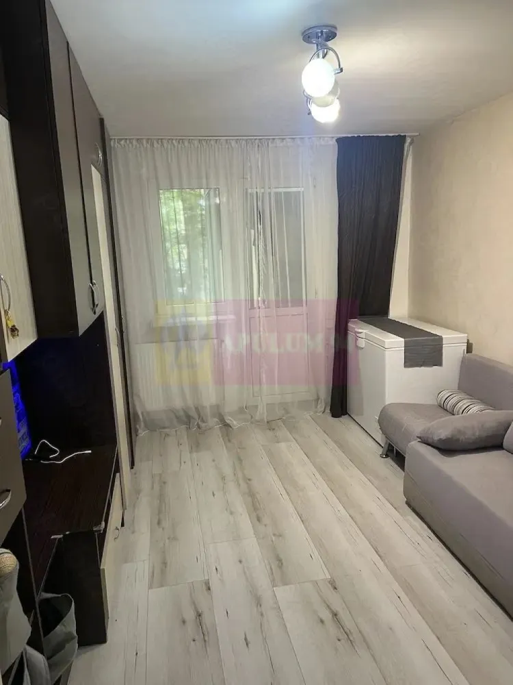 Apartament 2 camere pe str Huedin - Agentia Imobiliara Apulum 94, va ofera spre vanzare
Apartament 2 camere,decomandat,41,03 mp utili ,situat la etajul 1 10,intr -un bloc construit in anul 1975.Apartamentul dispune de centrala termică și aer condiționat,fiind ideal pentru locuit cat și pentru investiție.Are vederea atât pe față cat și pe spate.
.Zona este foarte bună ,aproape de școală, la 1 minut de grădiniță .
Mijloacele de transport la 2 minute (381,76).
Apartamentul se află pe strada Huedin.
Pret 75.000 se vinde mobilat sau nemobilat