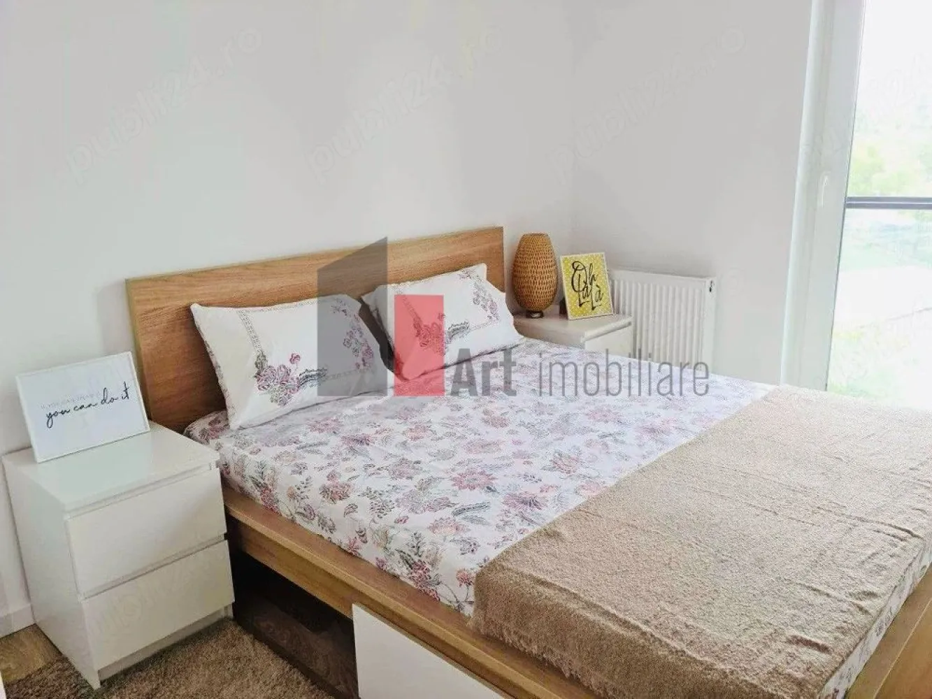 Apartament 2 camere Politehnica Park Residence, Grozăvești - Spre vânzare apartament de 2 camere situat în cadrul complexului Politehnica Park Residence, într-o zonă foarte bine conectată și apreciată atât pentru locuit, cât și pentru investiții.

Apartamentul are o suprafață de 50 mp și este compartimentat semidecomandat, cu bucătărie separată, oferind un plus de confort și funcționalitate. Este amplasat la etajul 4 al imobilului și se vinde complet mobilat și utilat, fiind pregătit pentru mutare imediată.

Locuința beneficiază de un spațiu bine organizat, lumină naturală și acces rapid către metrou, aflat la aproximativ 7 minute de mers pe jos, precum și către centre comerciale, campusul Politehnica și principalele puncte de interes din zonă.

Caracteristici:
 2 camere
 50 mp utili
 Bucătărie separată
 Compartimentare semidecomandată
 Etaj 4 din 9
 Se vinde mobilat și utilat
 Aproximativ 7 minute până la metrou
 Complex modern și bine întreținut

Ideal pentru locuință proprie sau investiție.

Pentru detalii suplimentare și vizionări, vă stau la dispoziție.