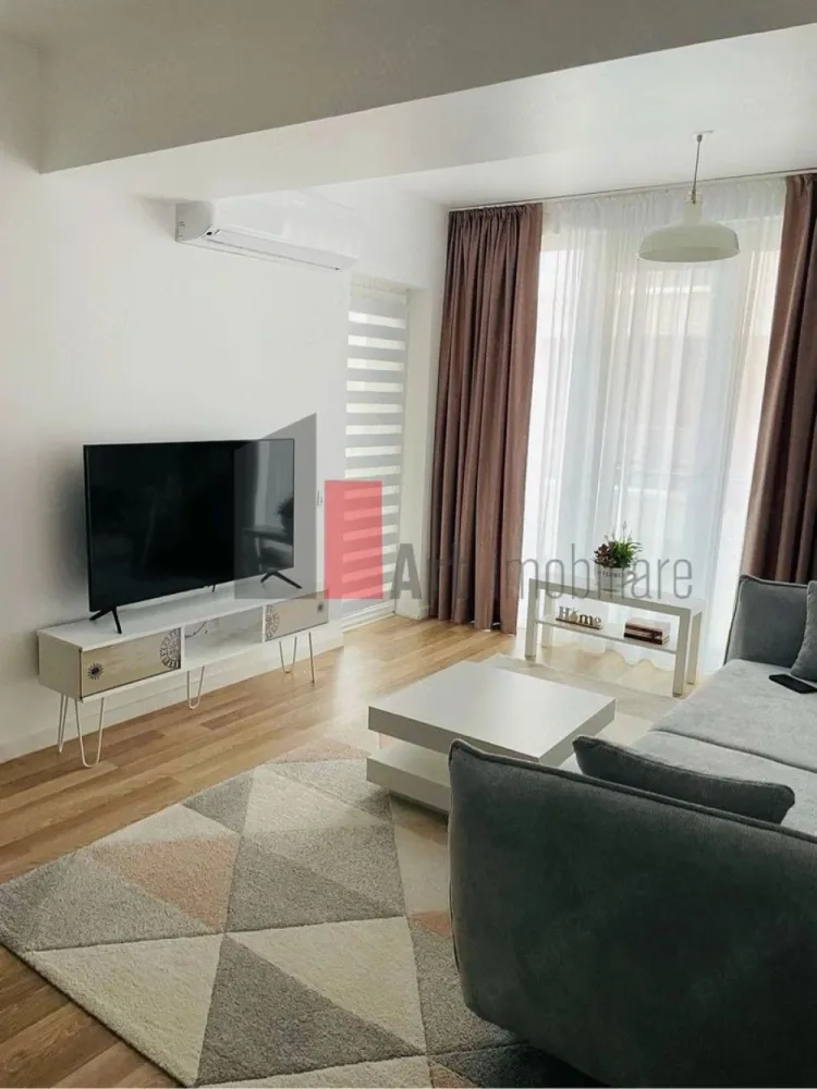 Apartament 2 camere Politehnica Park Residence, Grozăvești - Spre vânzare apartament de 2 camere situat în cadrul complexului Politehnica Park Residence, într-o zonă foarte bine conectată și apreciată atât pentru locuit, cât și pentru investiții.

Apartamentul are o suprafață de 50 mp și este compartimentat semidecomandat, cu bucătărie separată, oferind un plus de confort și funcționalitate. Este amplasat la etajul 4 al imobilului și se vinde complet mobilat și utilat, fiind pregătit pentru mutare imediată.

Locuința beneficiază de un spațiu bine organizat, lumină naturală și acces rapid către metrou, aflat la aproximativ 7 minute de mers pe jos, precum și către centre comerciale, campusul Politehnica și principalele puncte de interes din zonă.

Caracteristici:
 2 camere
 50 mp utili
 Bucătărie separată
 Compartimentare semidecomandată
 Etaj 4 din 9
 Se vinde mobilat și utilat
 Aproximativ 7 minute până la metrou
 Complex modern și bine întreținut

Ideal pentru locuință proprie sau investiție.

Pentru detalii suplimentare și vizionări, vă stau la dispoziție.